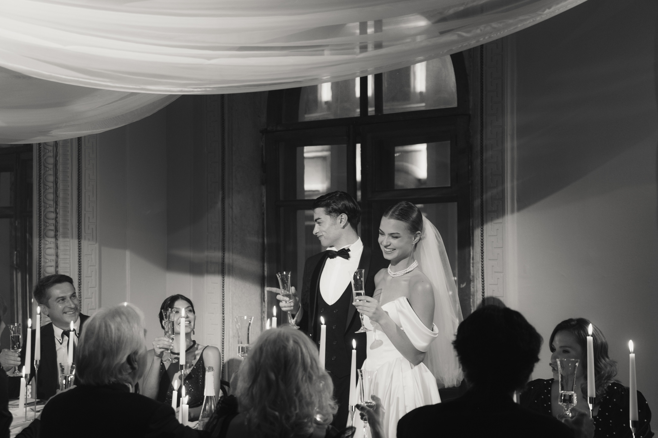 Камерный свадебный ужин при свечах в старинном особняке в фотостудии 21. Kult. Ярослава Ерина — свадебный фотограф в Москве