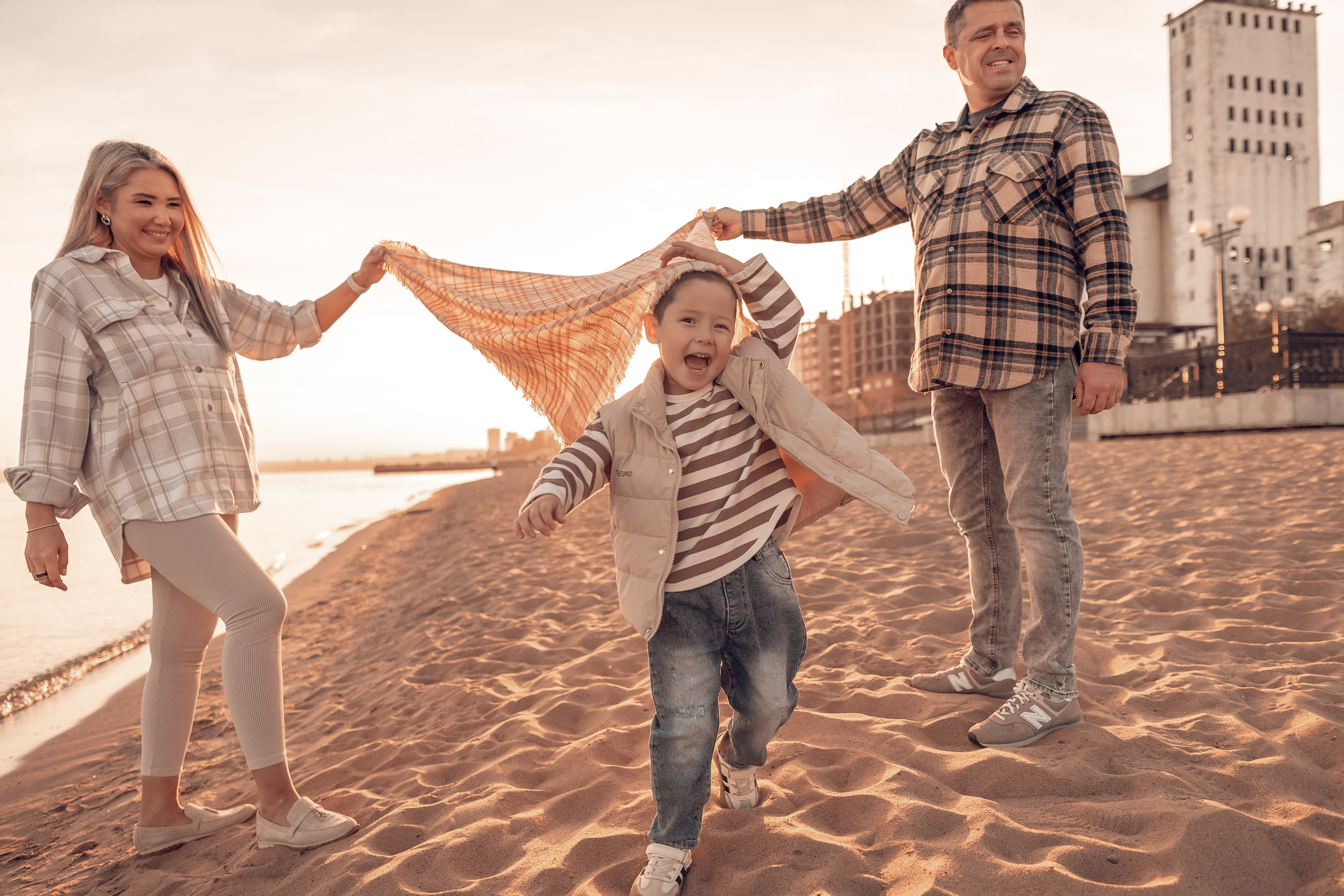 Алексей, Елена и Тимур. Пляж. Главная