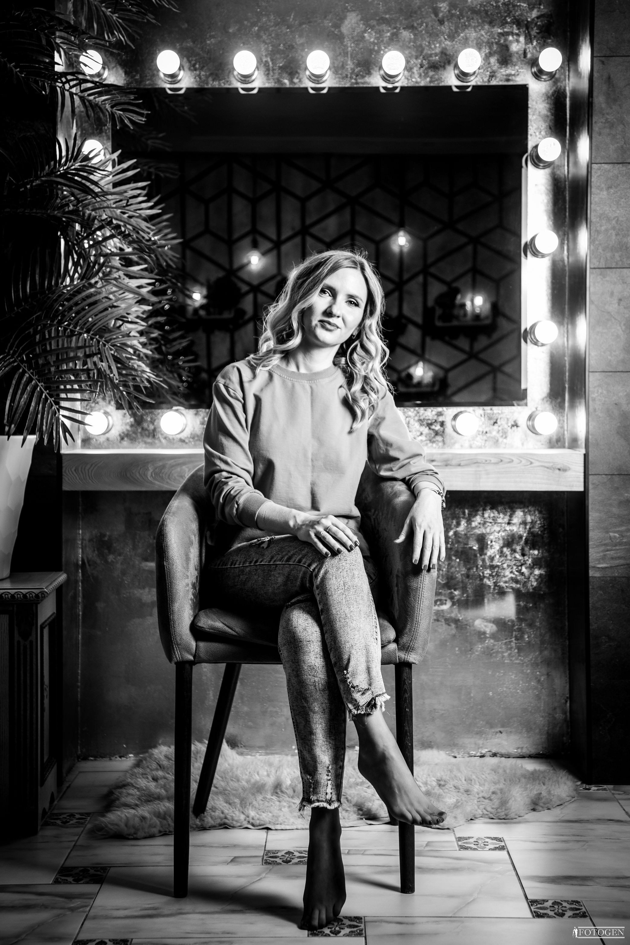 Шарм и уверенность: Индивидуальные фотосессии в Fotogen. Интерьерная фотостудия FOTOGEN г. Краснодар