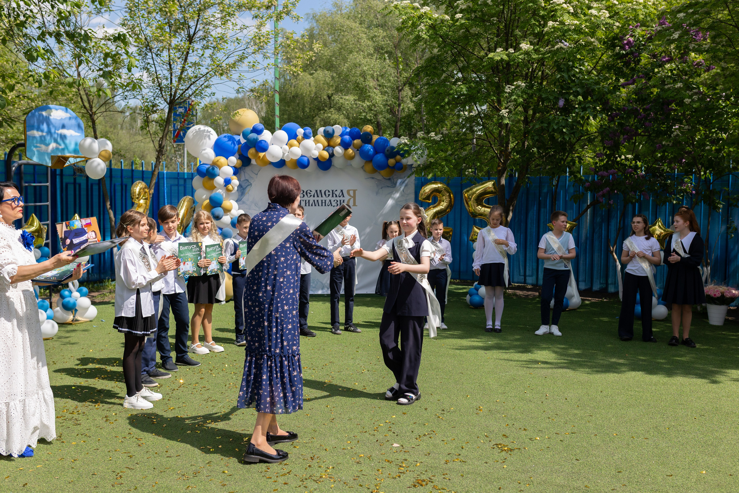 Последний звонок, гимназия в Балашихе. Свадебный фотограф Алена Полянская
