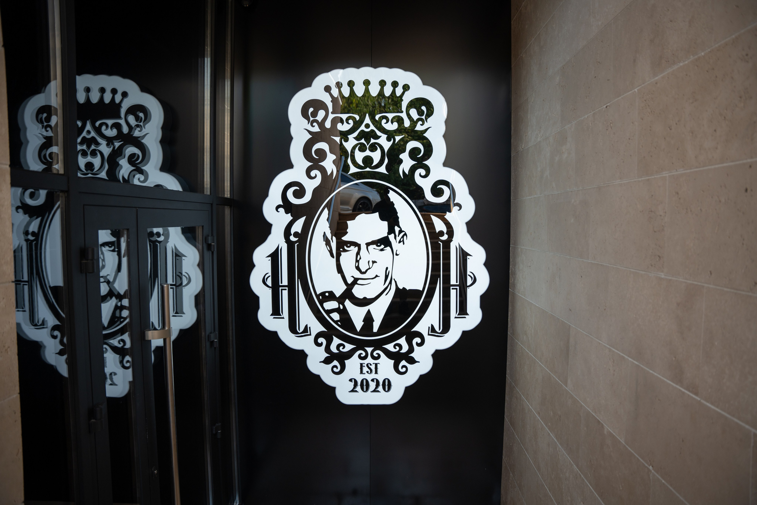 Фотосъемка интерьера стриптиз-клуба Hefner — элитный клуб Краснодара. Интерьерная фотосъемка клуба Hefner в Краснодаре — профессионально. Шедевры для Вас! Фотограф и Видеограф в Краснодаре Пахиев Руслан