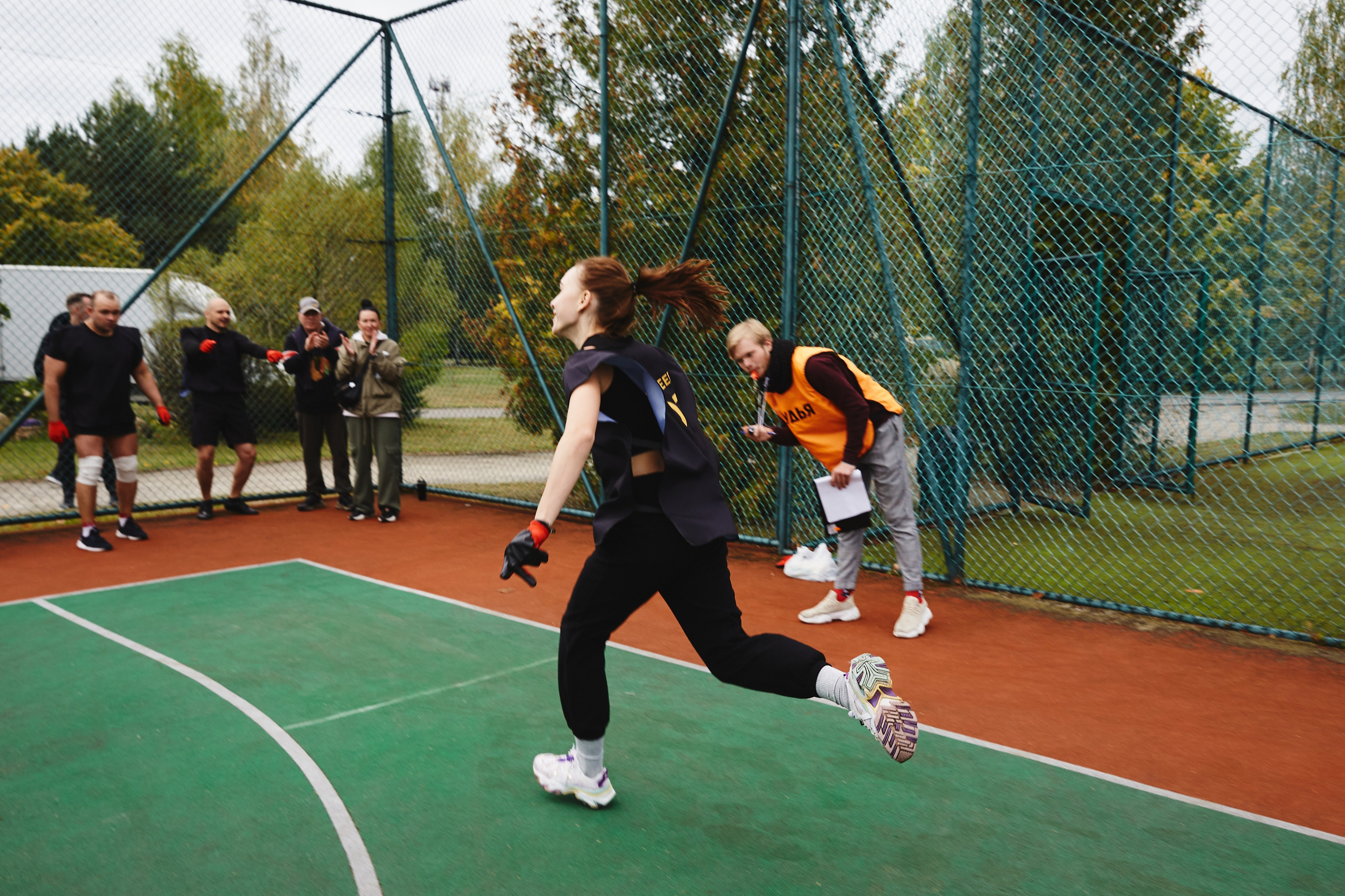 Фотограф на тимбилдинг: спортивное командообразование за городом. КонТайм: профессиональная съемка для организаций