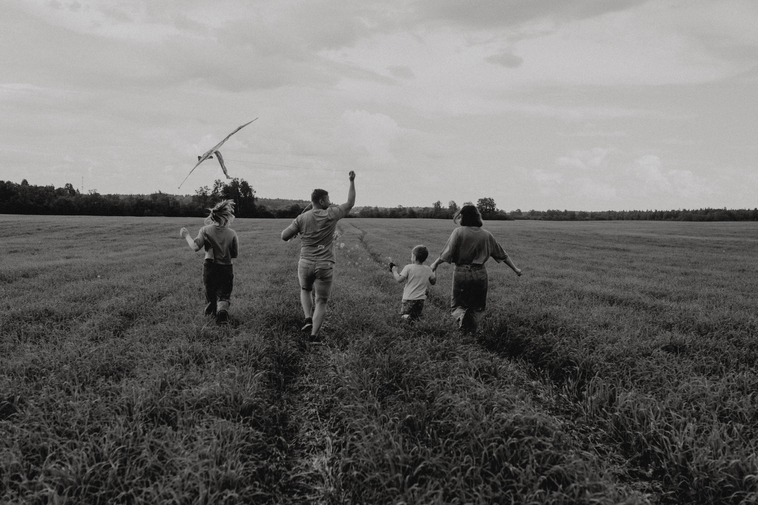 Тома, Толя, Ева и Марк. Свадебный фотограф Оля Григунова
