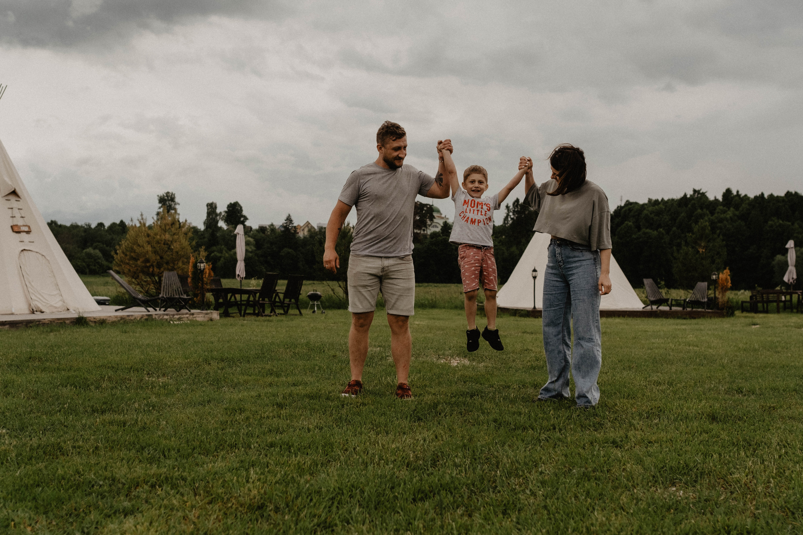 Тома, Толя, Ева и Марк. Свадебный фотограф Оля Григунова