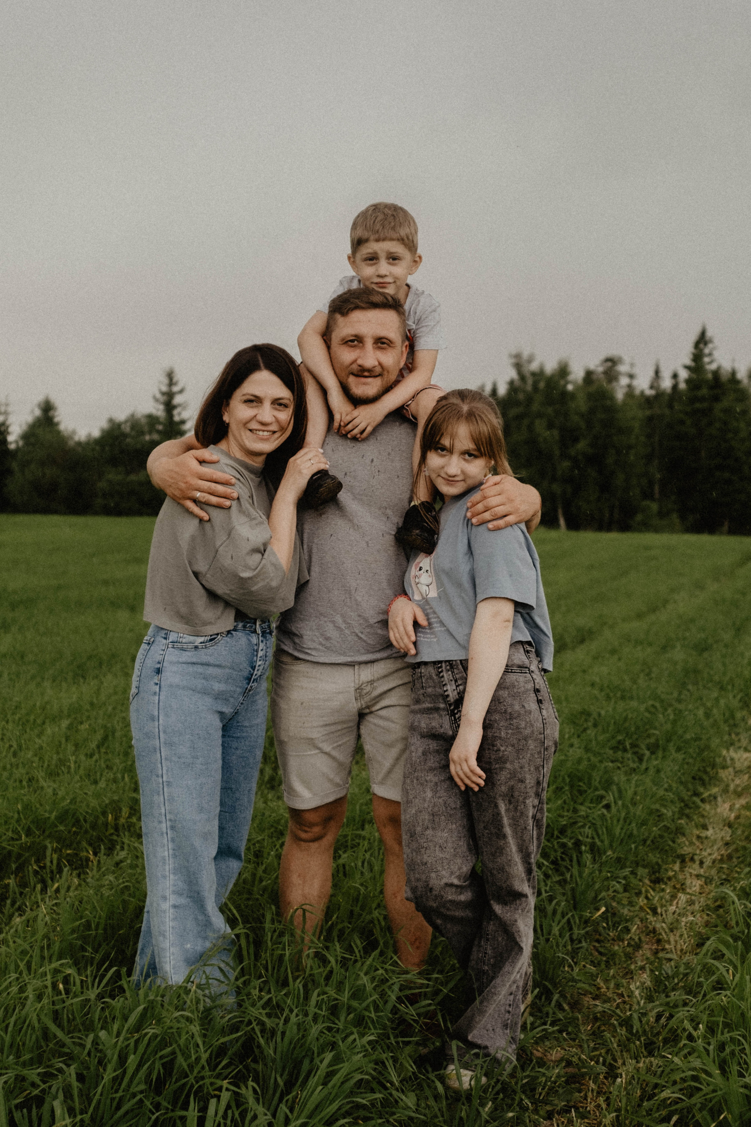 Тома, Толя, Ева и Марк. Свадебный фотограф Оля Григунова