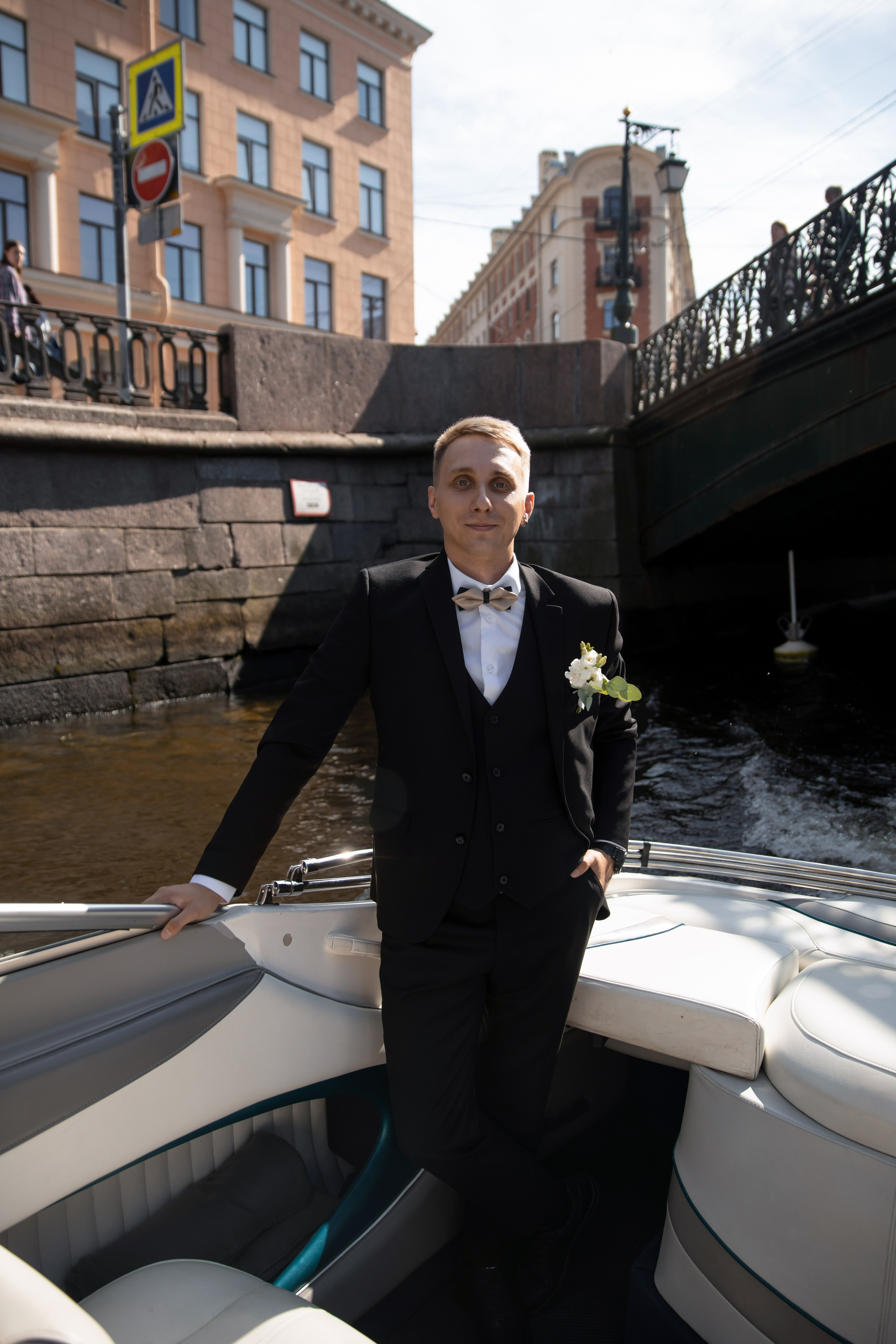 Валерия и Илья / Прогулка на катере. Свадебный и семейный фотограф в Москве Диана Левченко