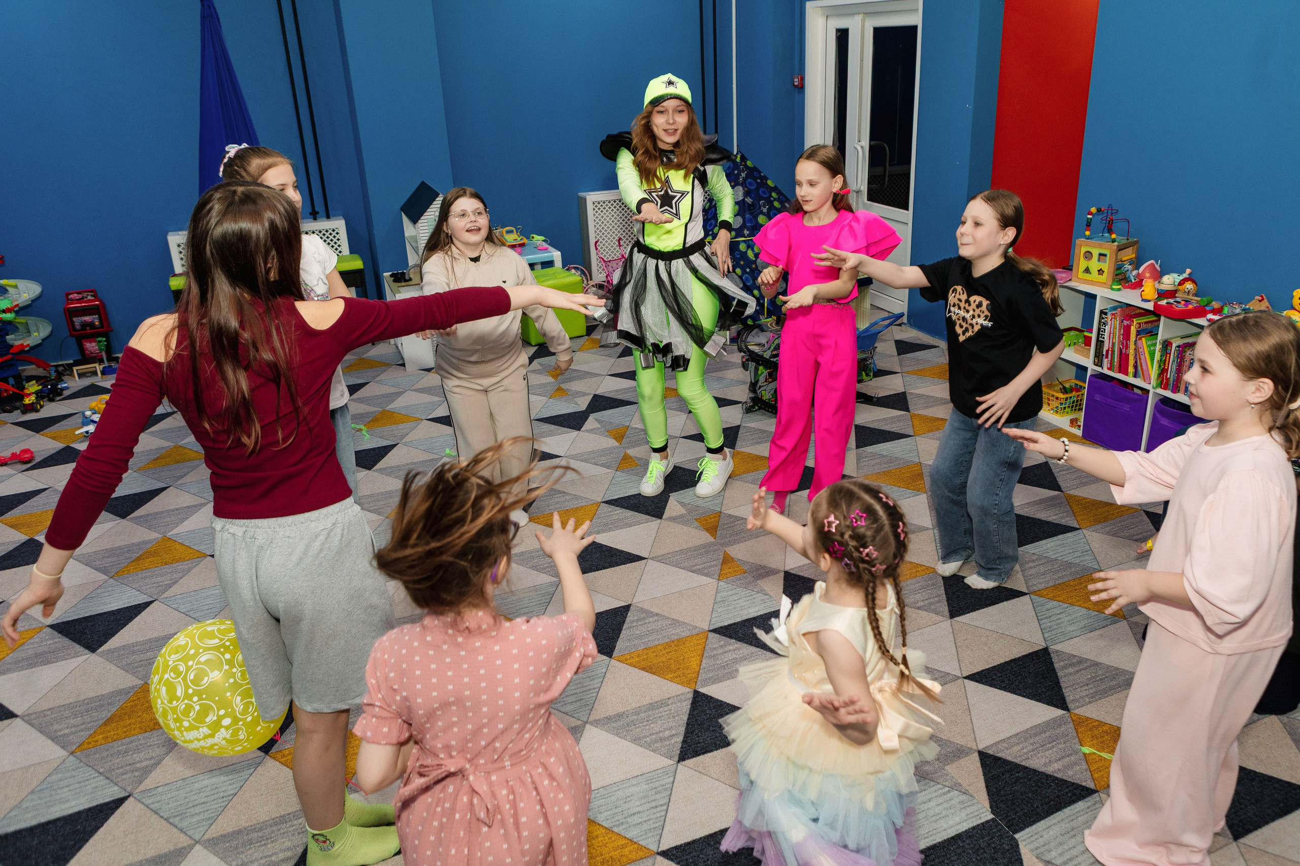 День рождения в Галактике. Фотограф в Красноярске по выгодной цене