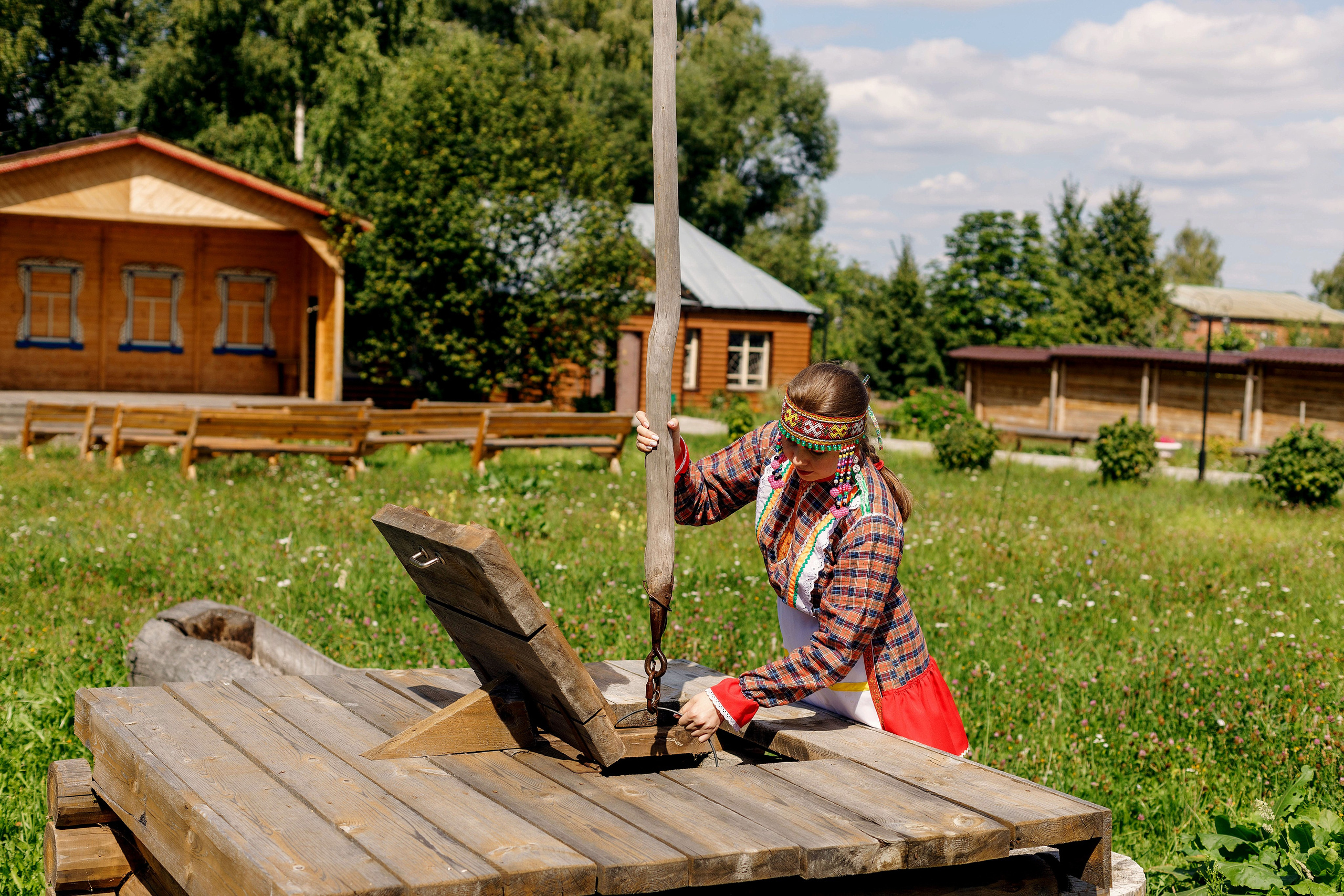 Фотосессия с Екатериной Анисимовой в Ибресинском этнографическом музее. Портретный и репортажный фотограф в Чебоксарах Андриян Чаркин