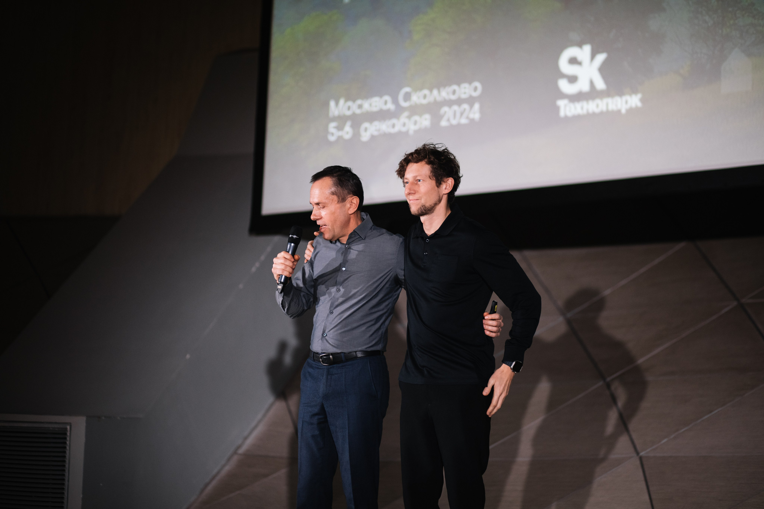 L Buro / Go Smart / Экспо Skolkovo. Nadezhdin Studio