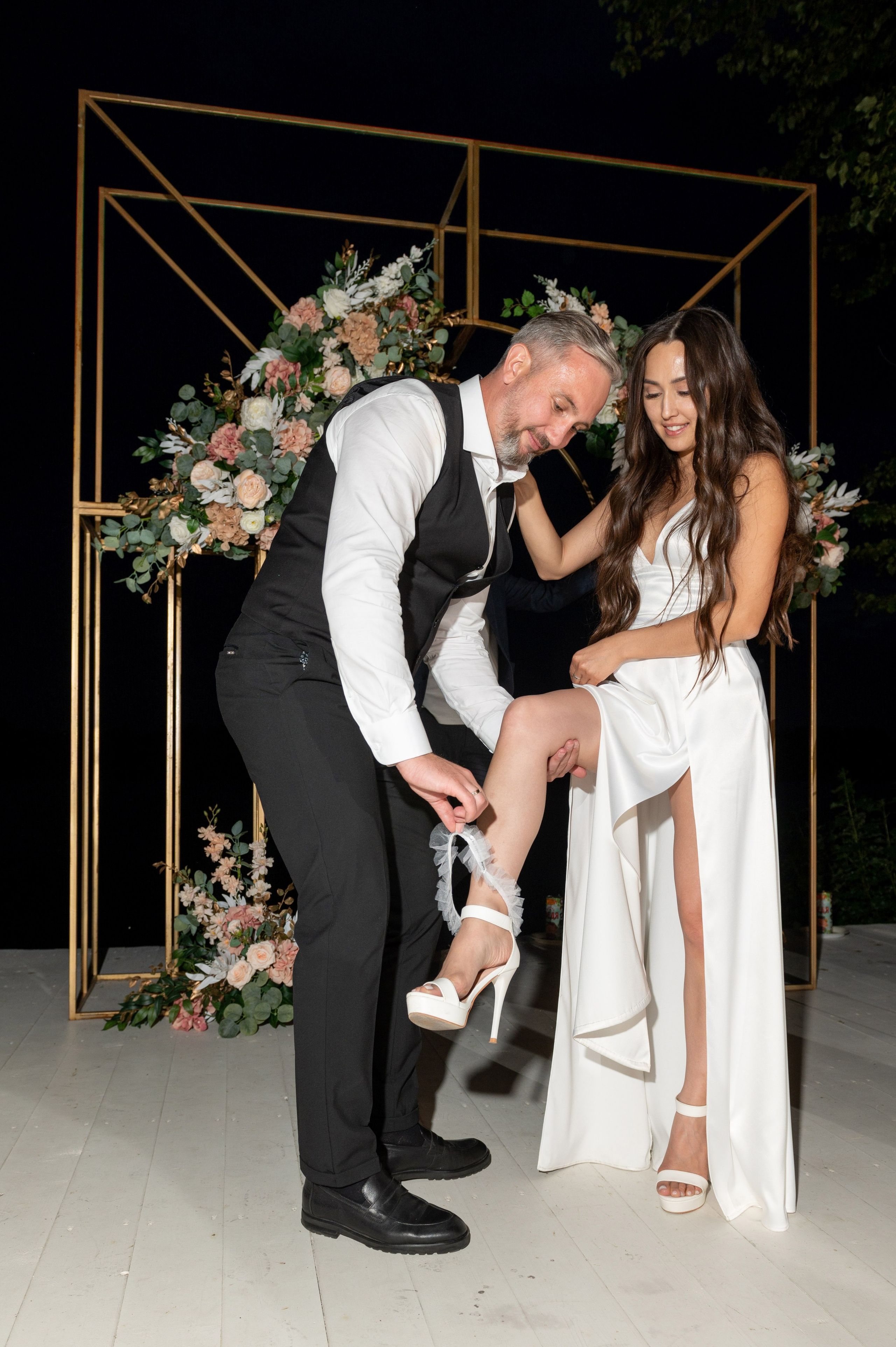 Классическая свадебная фотосессия Аины и Антона по самым красивым местам для свадебной прогулки в Санкт-Петербурге. Портретный, семейный и свадебный фотограф в Санкт-Петербурге и в Пушкине Ширяев Денис