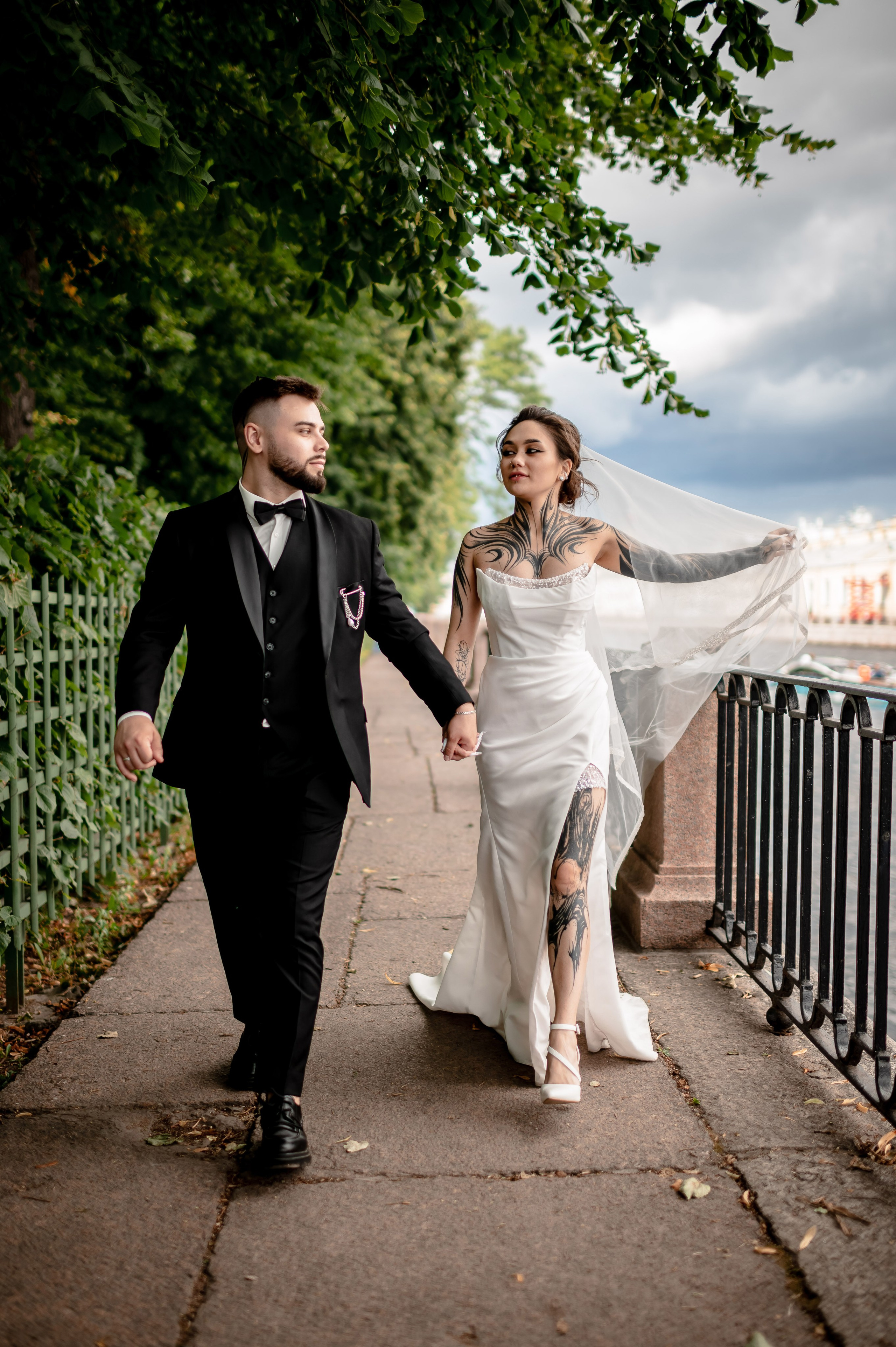 Диана и Евгений (маршрут № 1 в Питере: Исаакиевская площадь, красные маркизы Астории, набережная Мойки, Дворец Штиглица и Летний сад). Портретный, семейный и свадебный фотограф в Санкт-Петербурге и в Пушкине Ширяев Денис