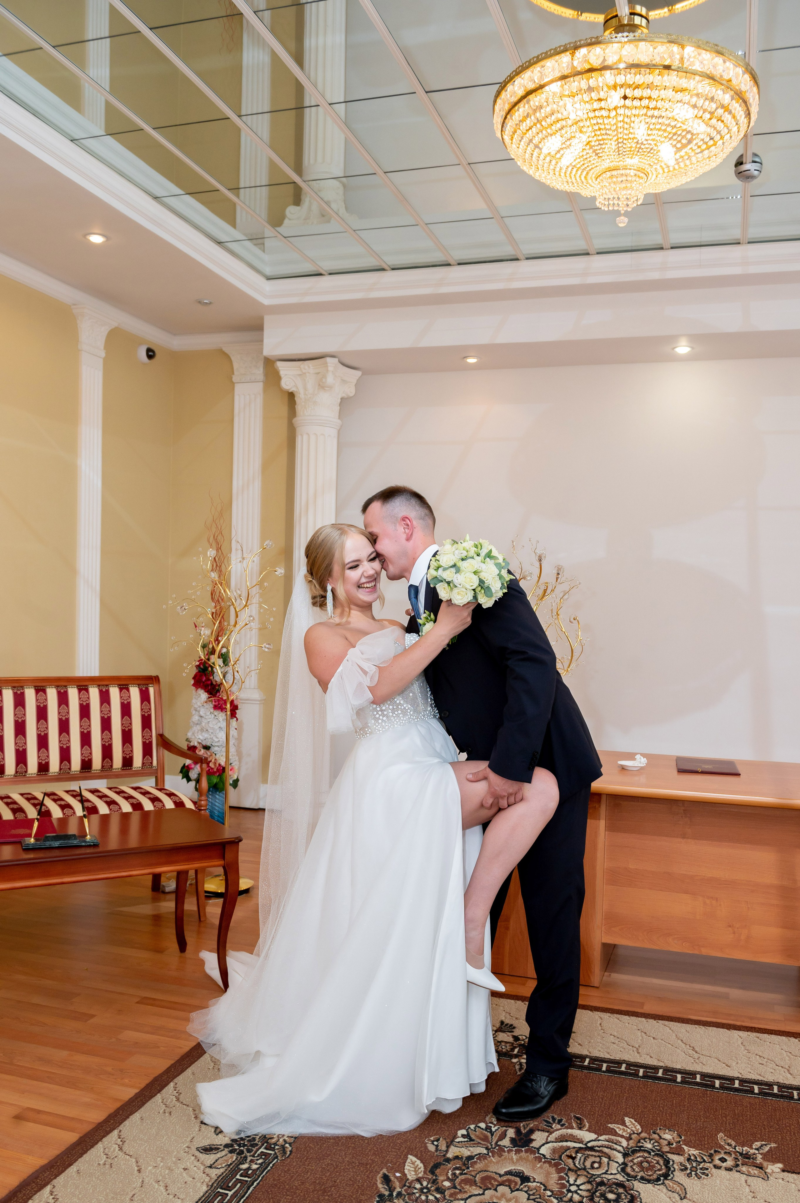 Ксения и Владислав (фотосессия в ЗАГСе и парке города Кингисеппа). Портретный, семейный и свадебный фотограф в Санкт-Петербурге и в Пушкине Ширяев Денис