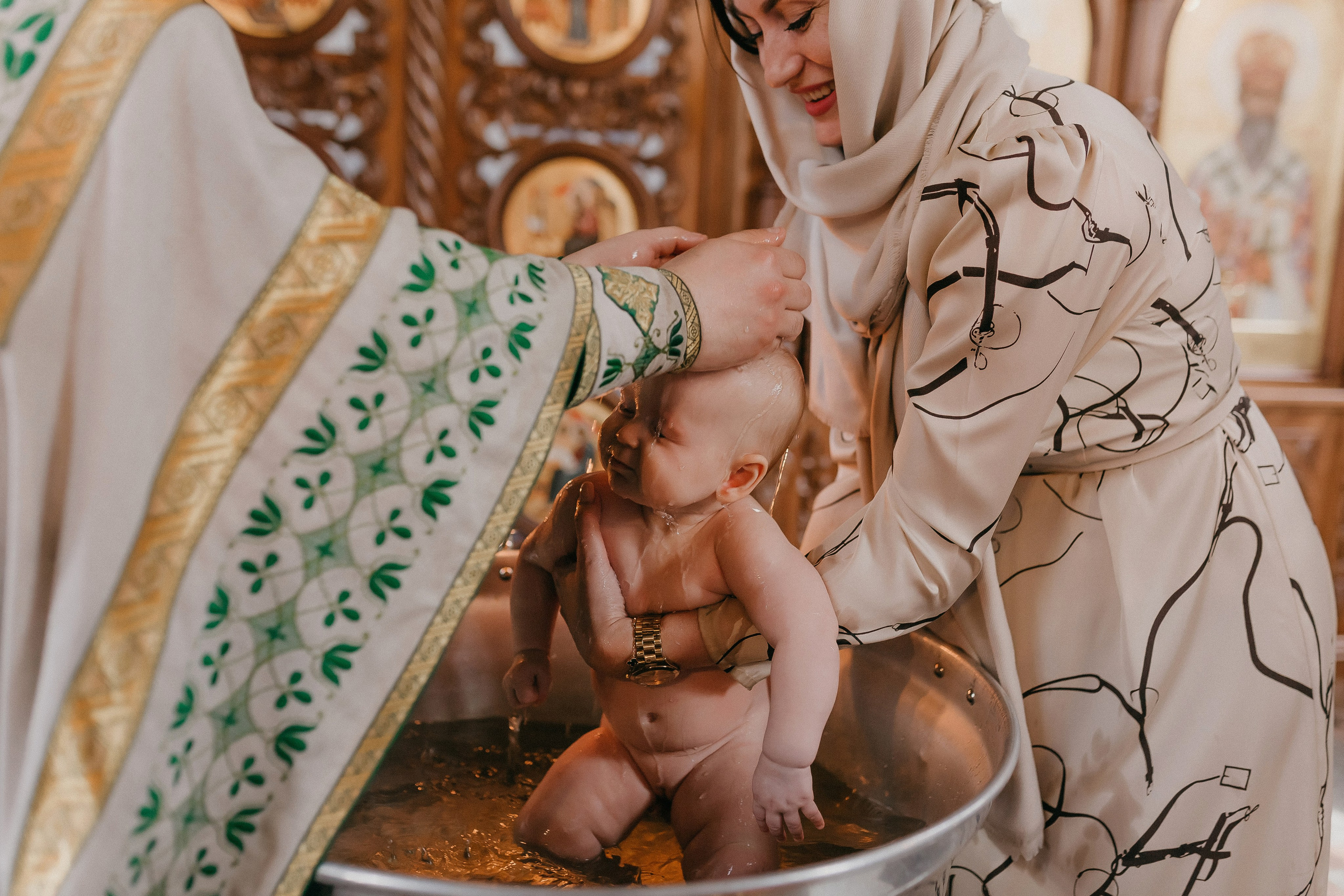 Крещение Артёма и Валерии. Храм Георгия Победоносца. Семейный фотограф в Сургуте