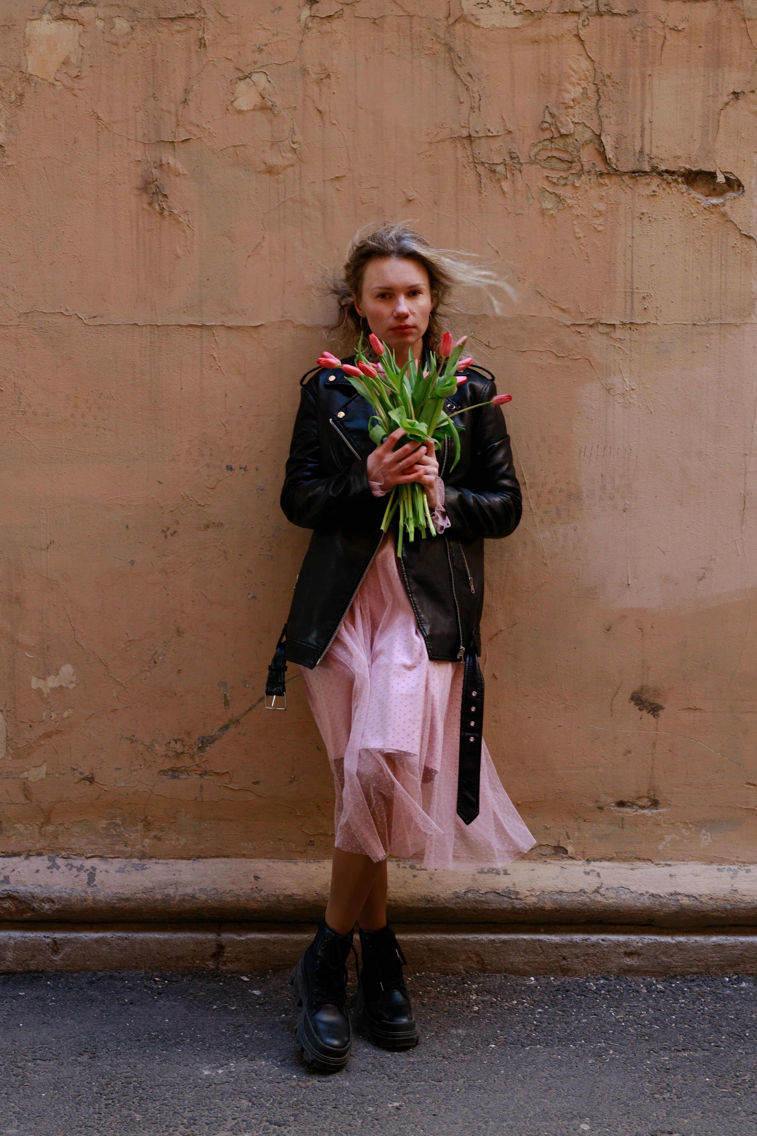 Фотопрогулка в городе с тюльпанами. Фотограф Санкт-Петербург Конюхова Мария