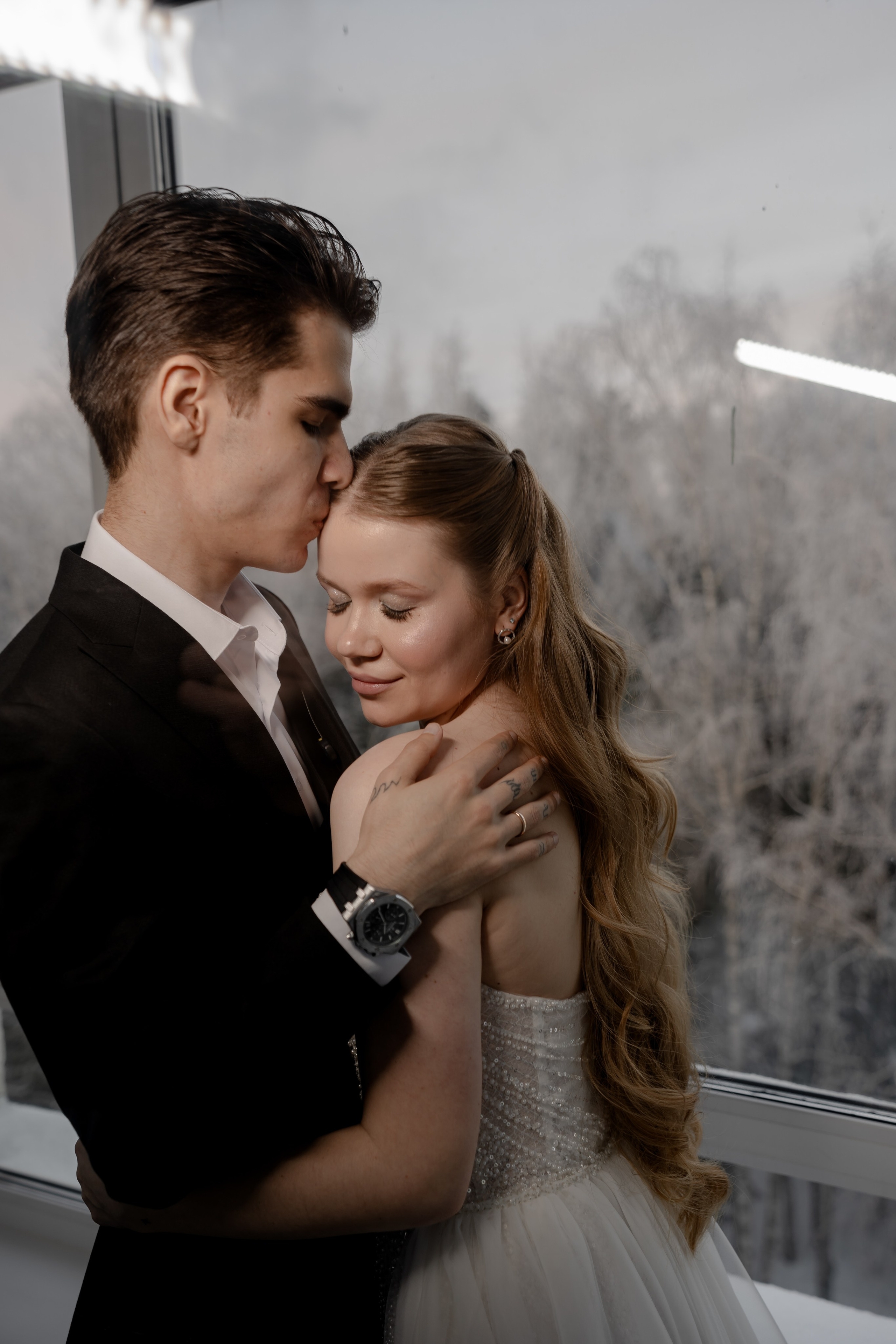 СВАДЕБНАЯ СЬЕМКА СБОРОВ В ОТЕЛЕ И ВЫЕЗД НА ЦЕРЕМОНИЮ (СНЯТО В СИБИРЕ В НИЖНЕВАРТОВСКЕ)М. Профессиональный фотограф, Санкт-Петербург — Виктория Богомолова