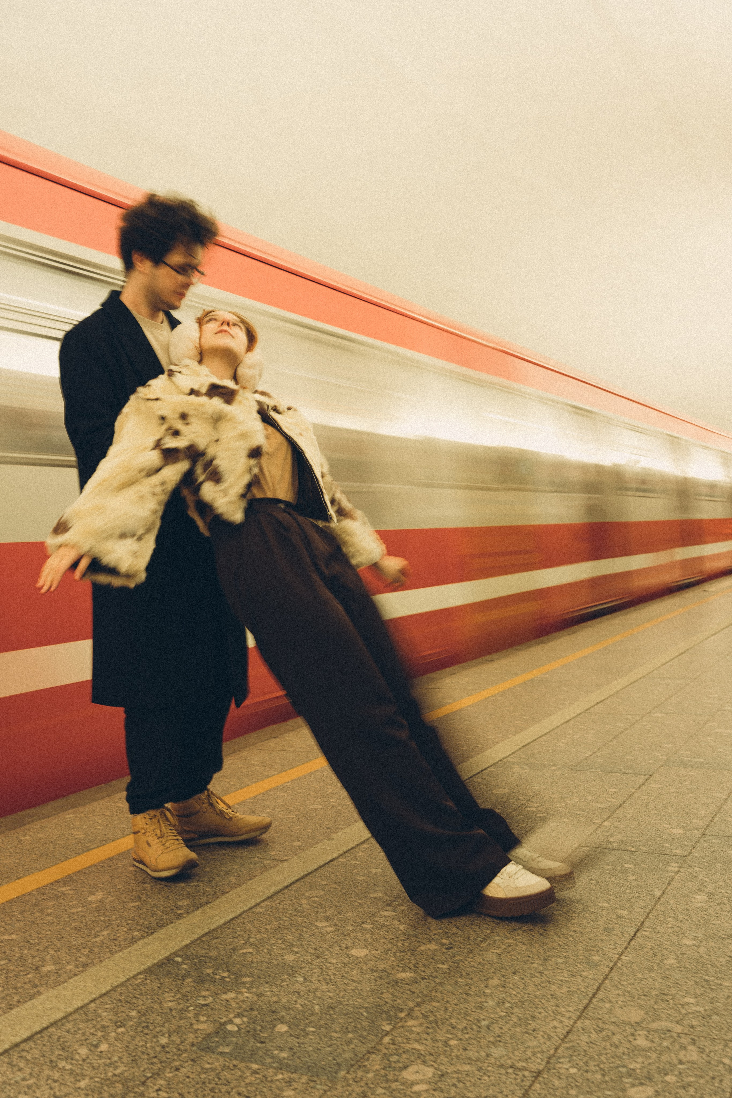НОВОГОДНЯЯ ФОТОСЕСИИЯ ПАРЫ В МЕТРО ЛЮБОВЬ. Профессиональный фотограф, Санкт-Петербург — Виктория Богомолова