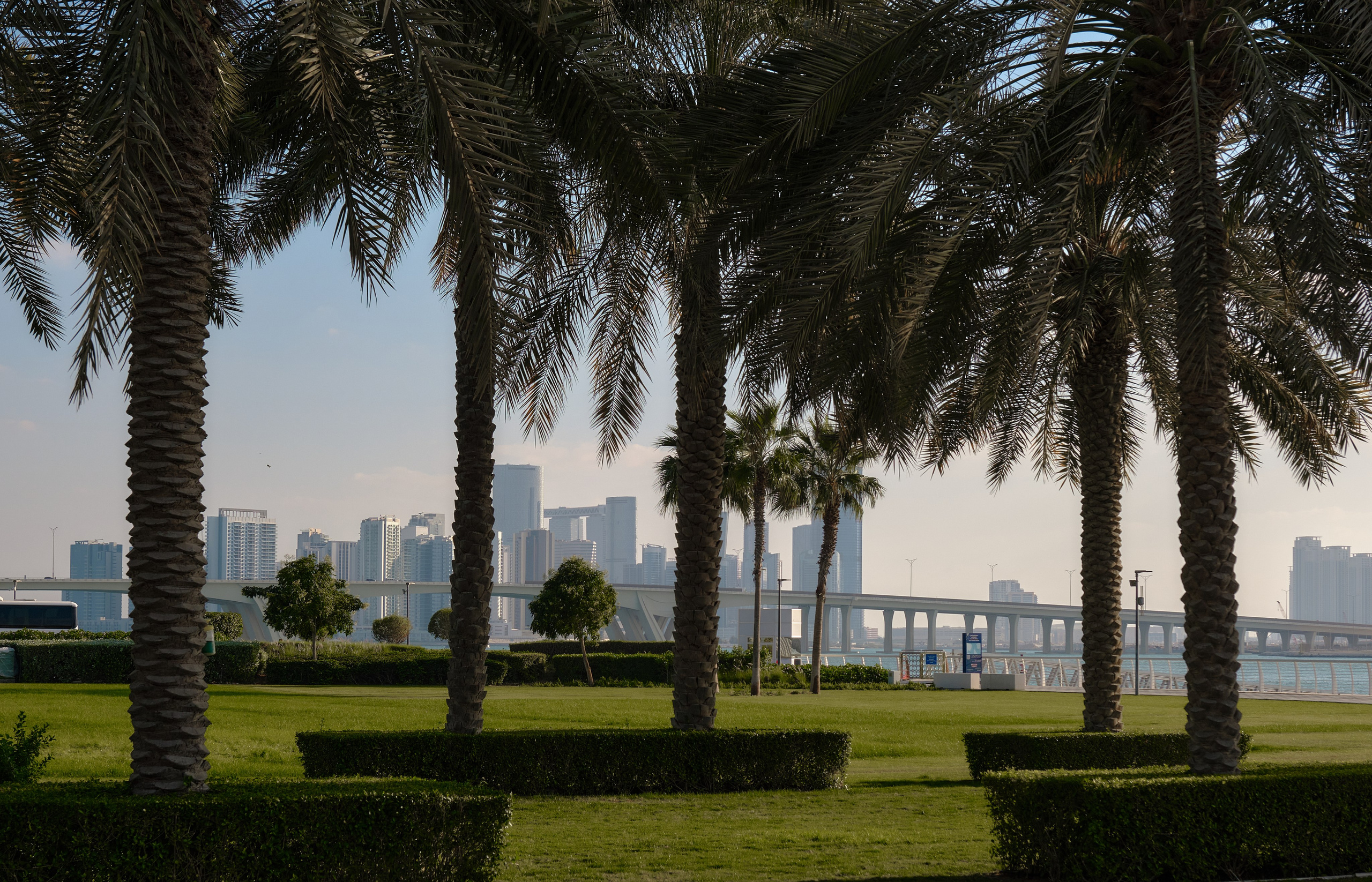 Dubai & Abu Dhabi. Aleksandr Kobtsev