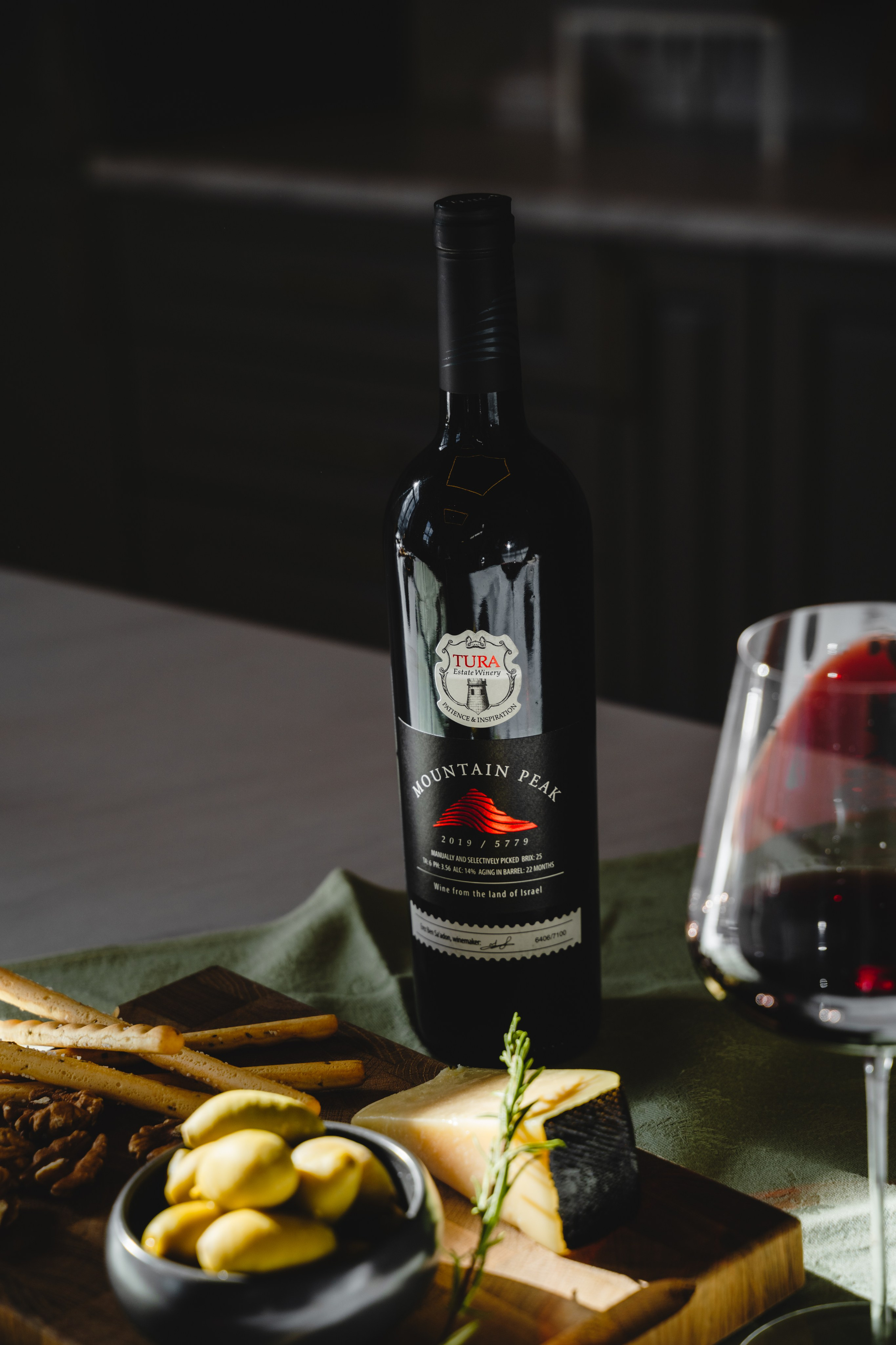 AST Wine. Аксёнова Оля — сет-дизайнер, художник-постановщик, Москва