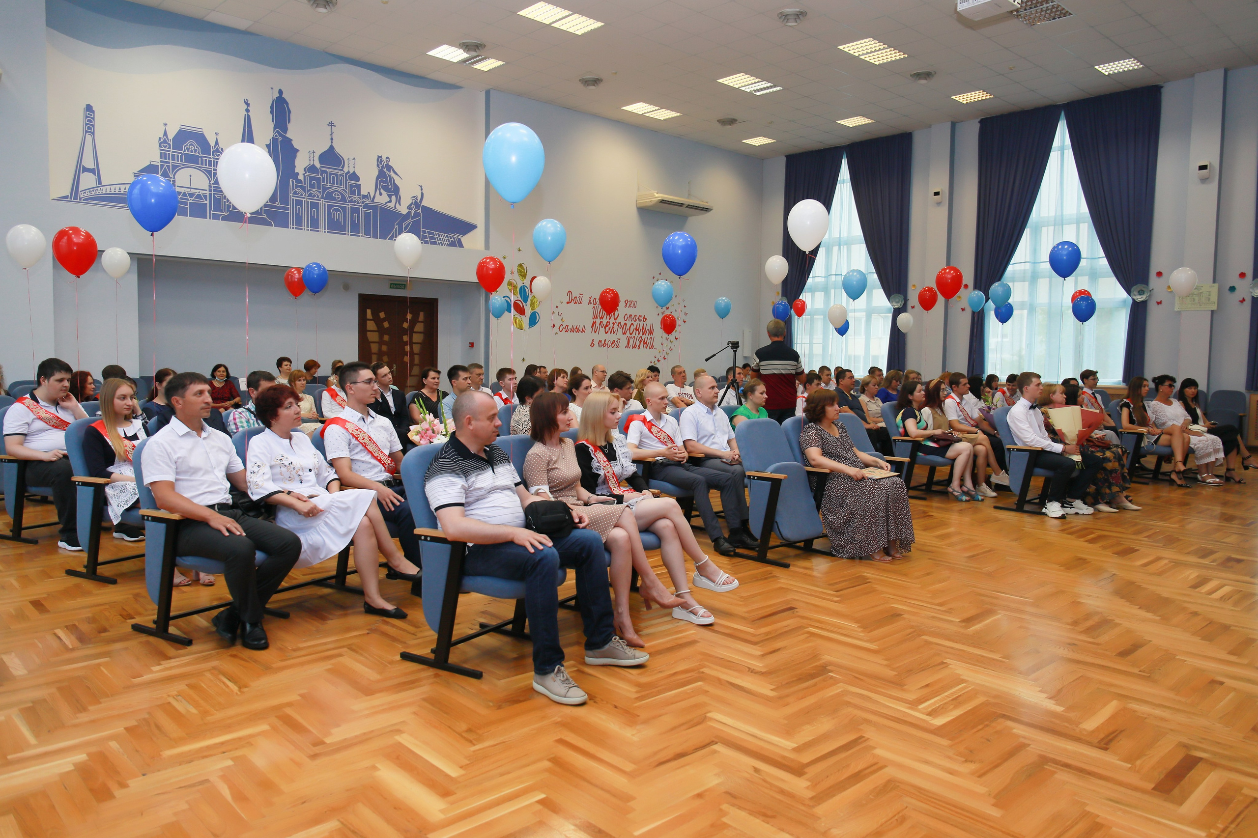 Вручение аттестатов (СОШ 101). Детский семейный фотограф Краснодар