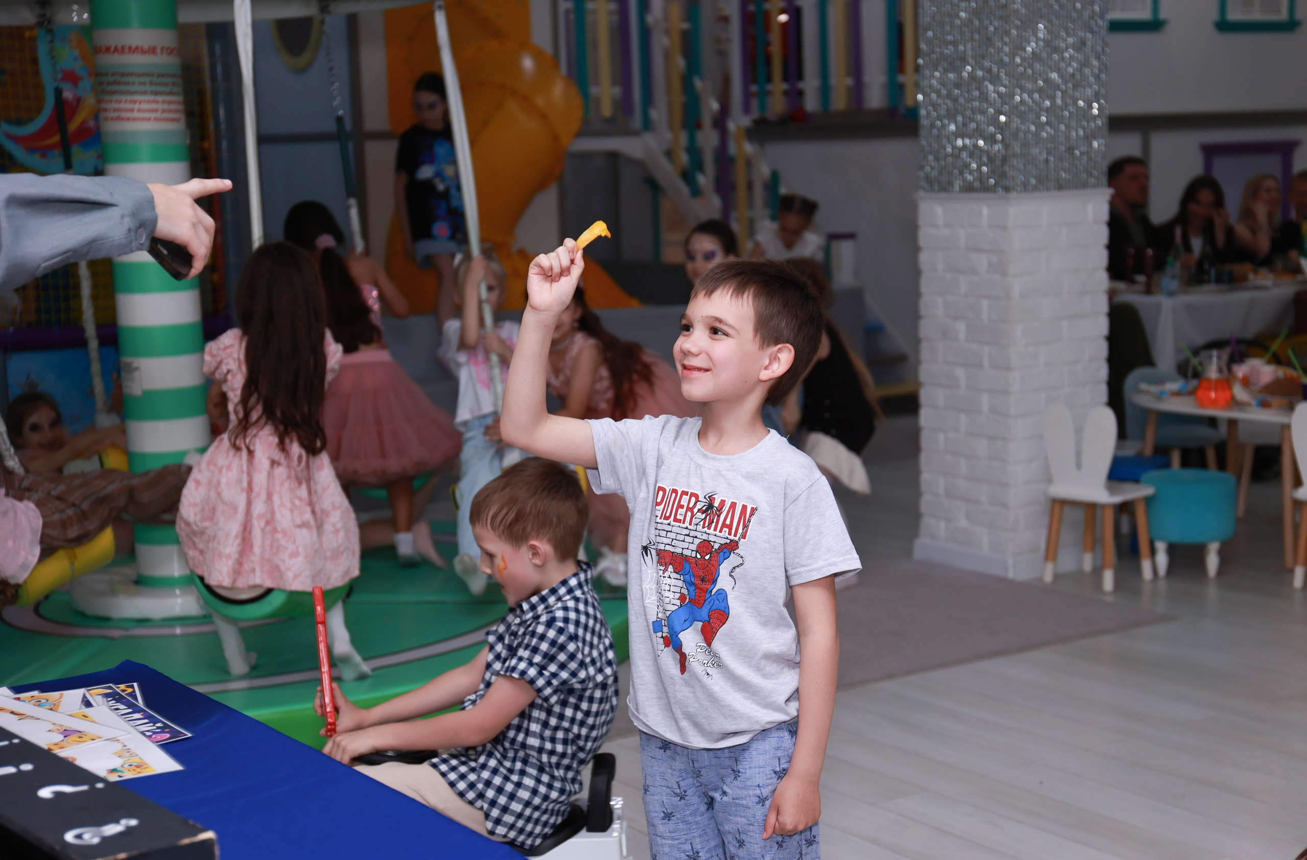 Выпускной в Fantasy hall. Детский семейный фотограф Краснодар