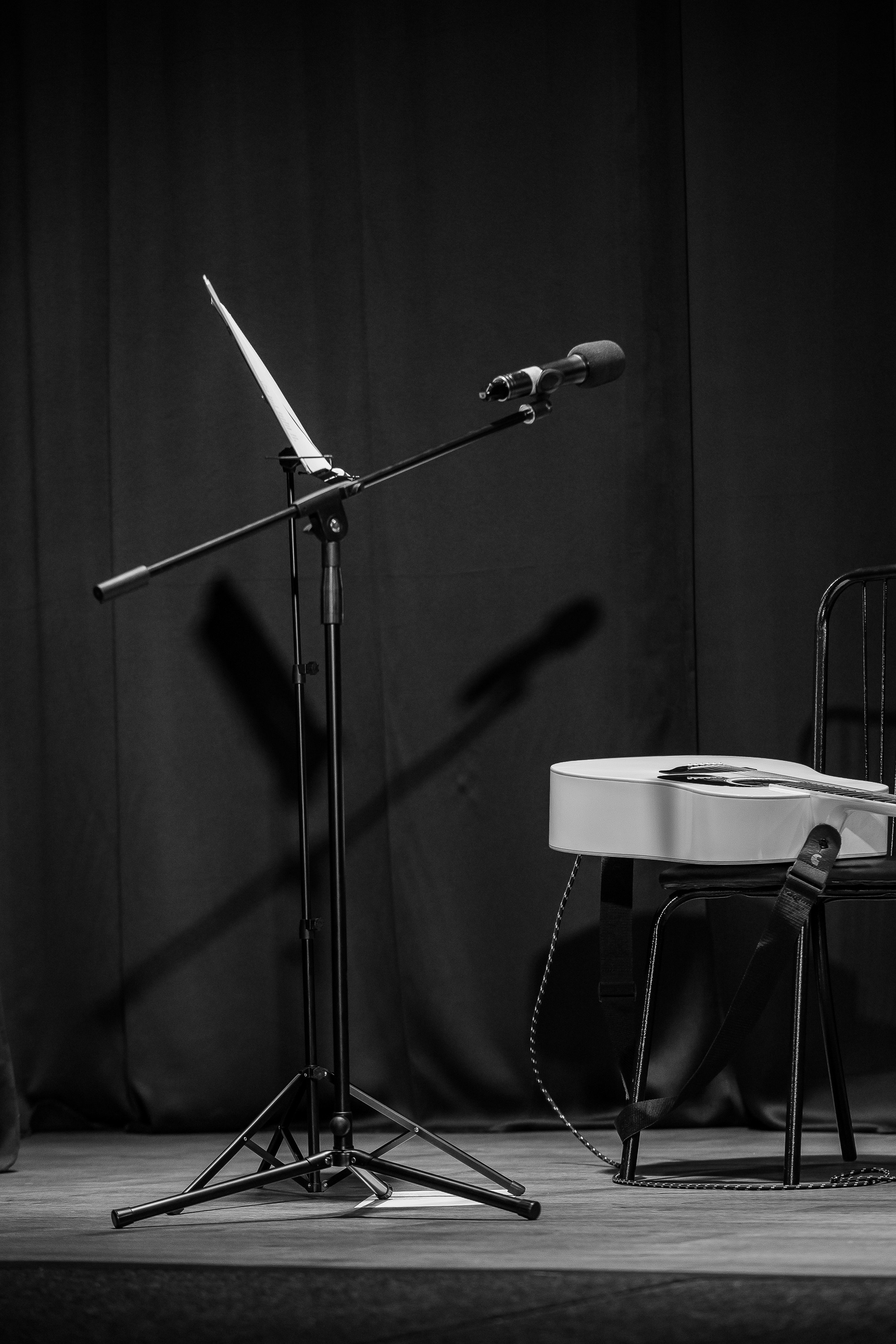 Поэтический вечер с Игорем Бушмелевым и Никой Станиславчик. Фотограф Юлия Мальцева