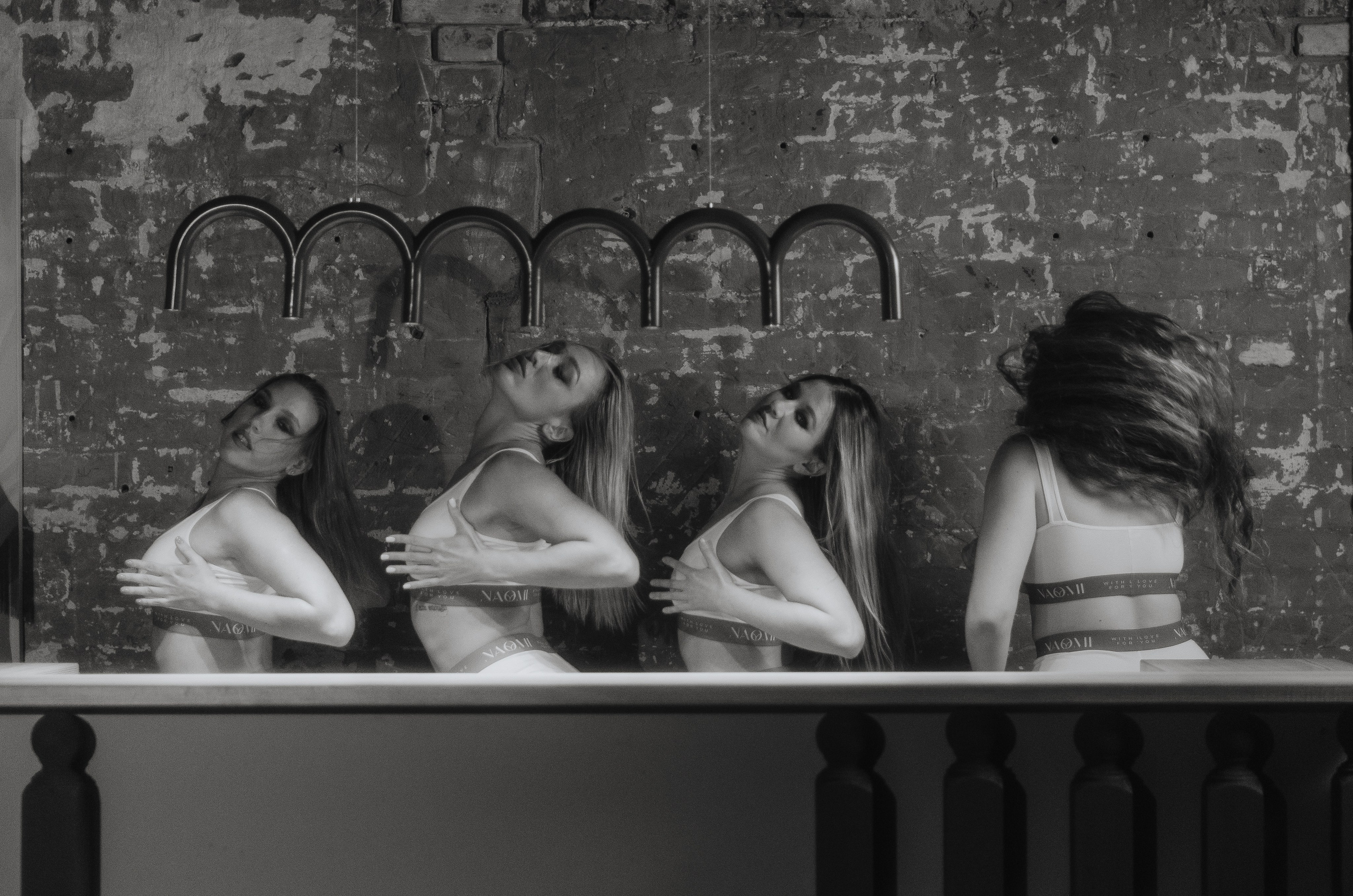 Фото-подглядки с видеосъемки танцевальной команды «Secret». Денисова Аля — фотограф для парных съемок и индивидуальных историй в Барнауле