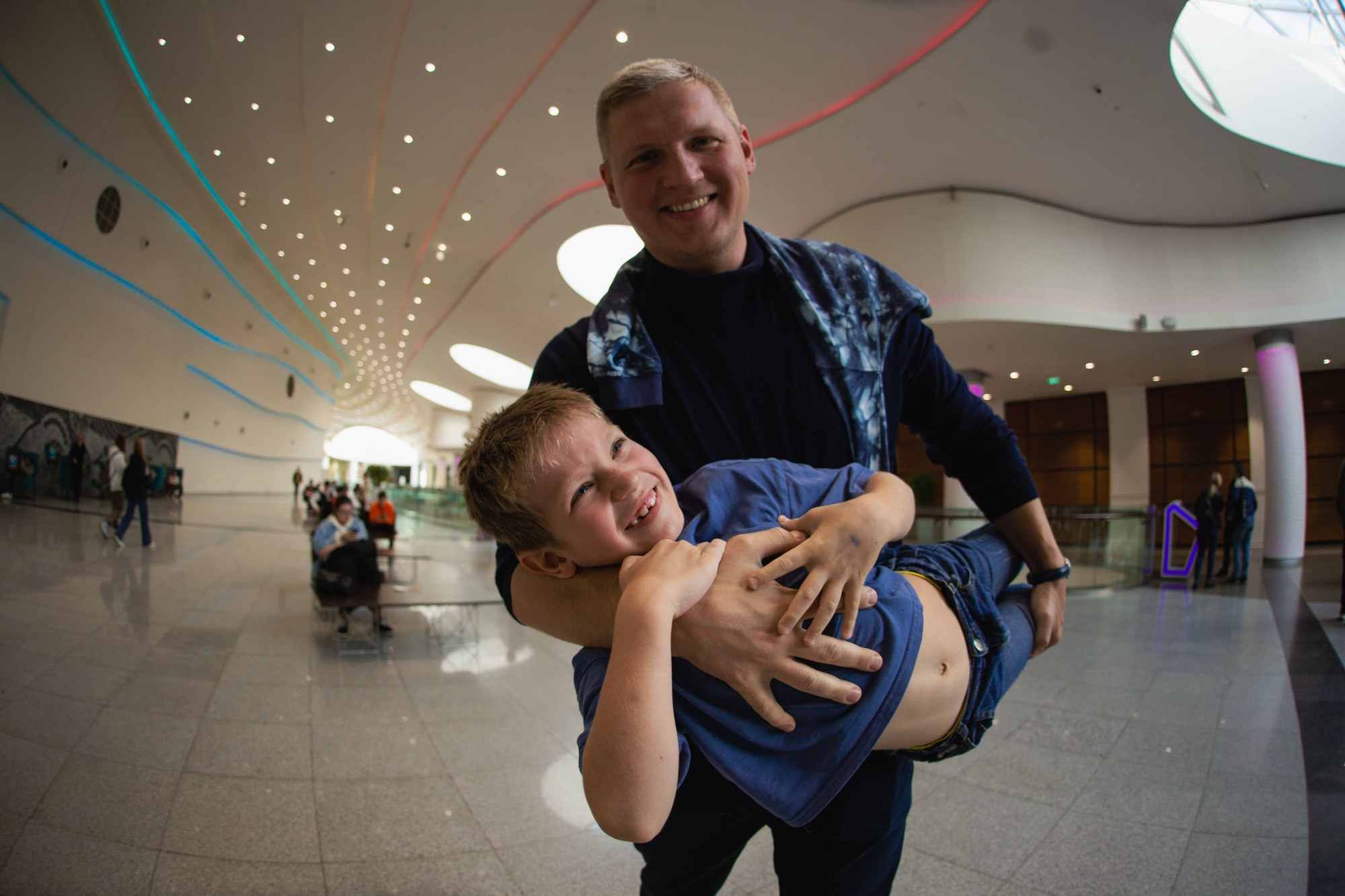 Сказка в ТЦ Океания. Репортажный и концертный фотограф в Москве Анастасия Осень