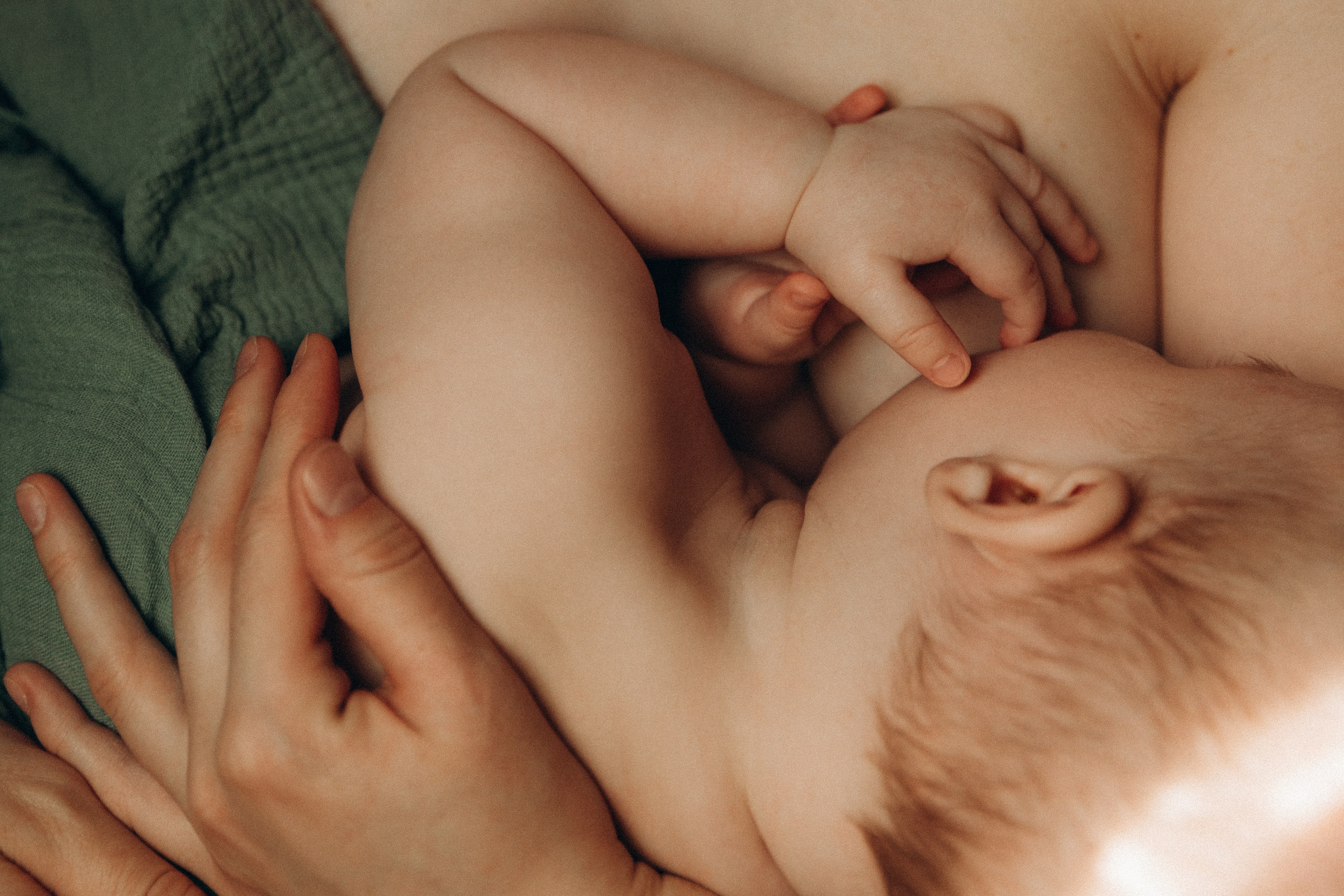 Мама и малыш, домашняя история. Фотограф Ульяна Дивина в Нижнем Новгороде и Нижегородской области