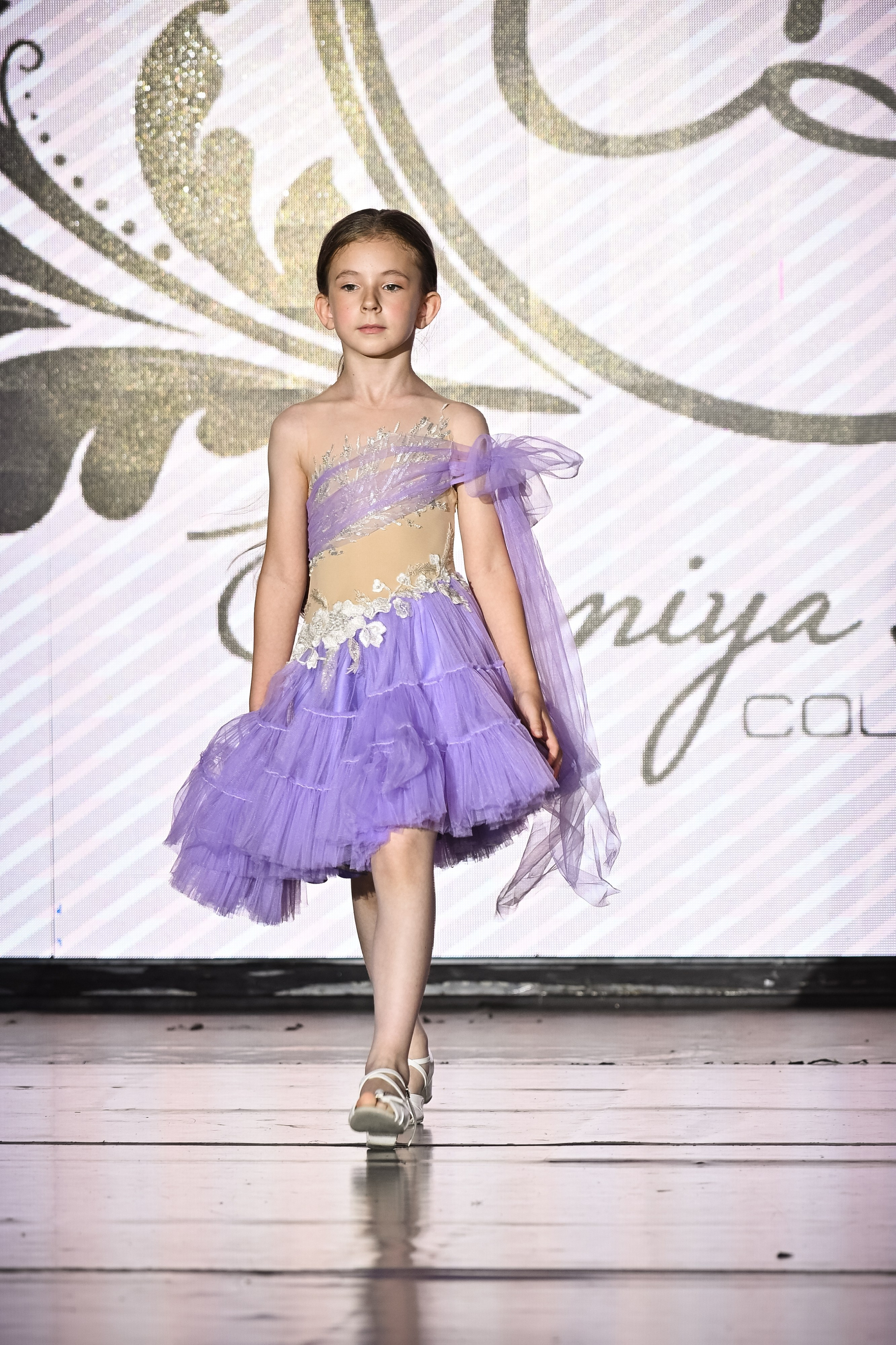 Модные показы. Фотограф Максим Мицун. Портрет, свадьба, репортаж, каталог