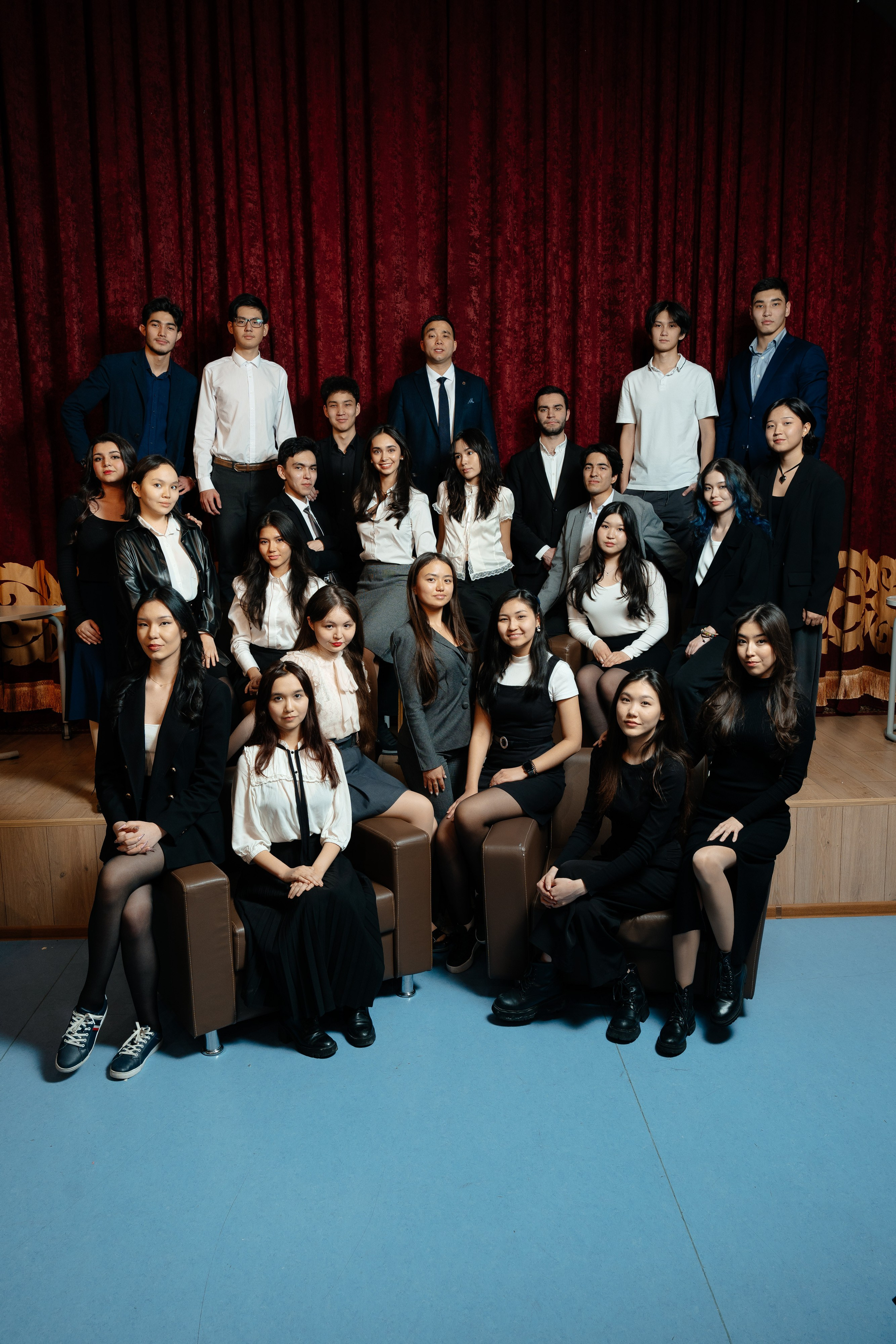 Общие кадры в школе. Выпускные альбомы в Нур-Султане (Астана) и по всему Казахстану