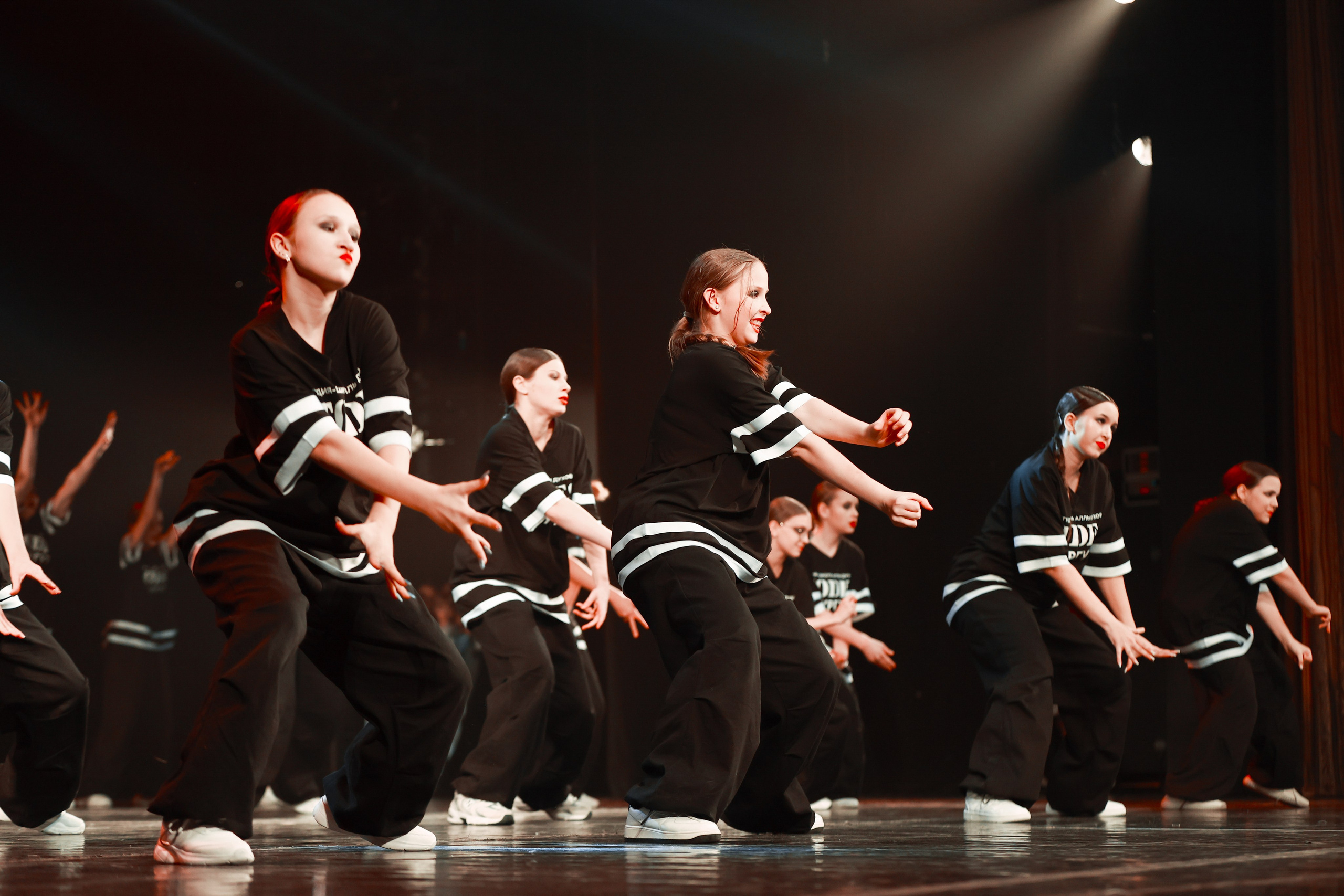 TODES Новогодняя перезагрузка 2024. MIG — студия спортивной фотографии Михаила Голянского