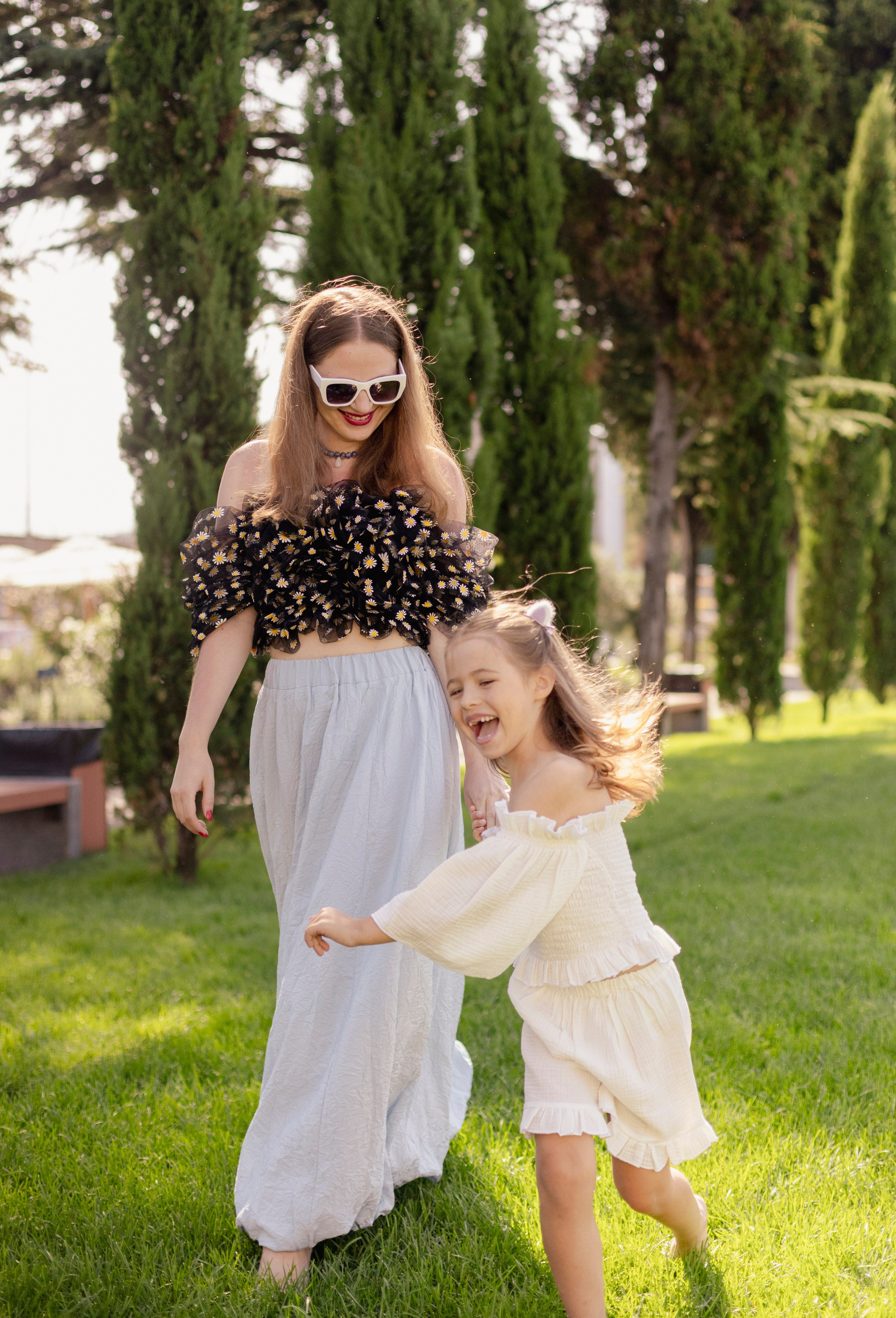 Радостные моменты в тени кипарисов. Reportage and staged photographer Natalia Sannikova