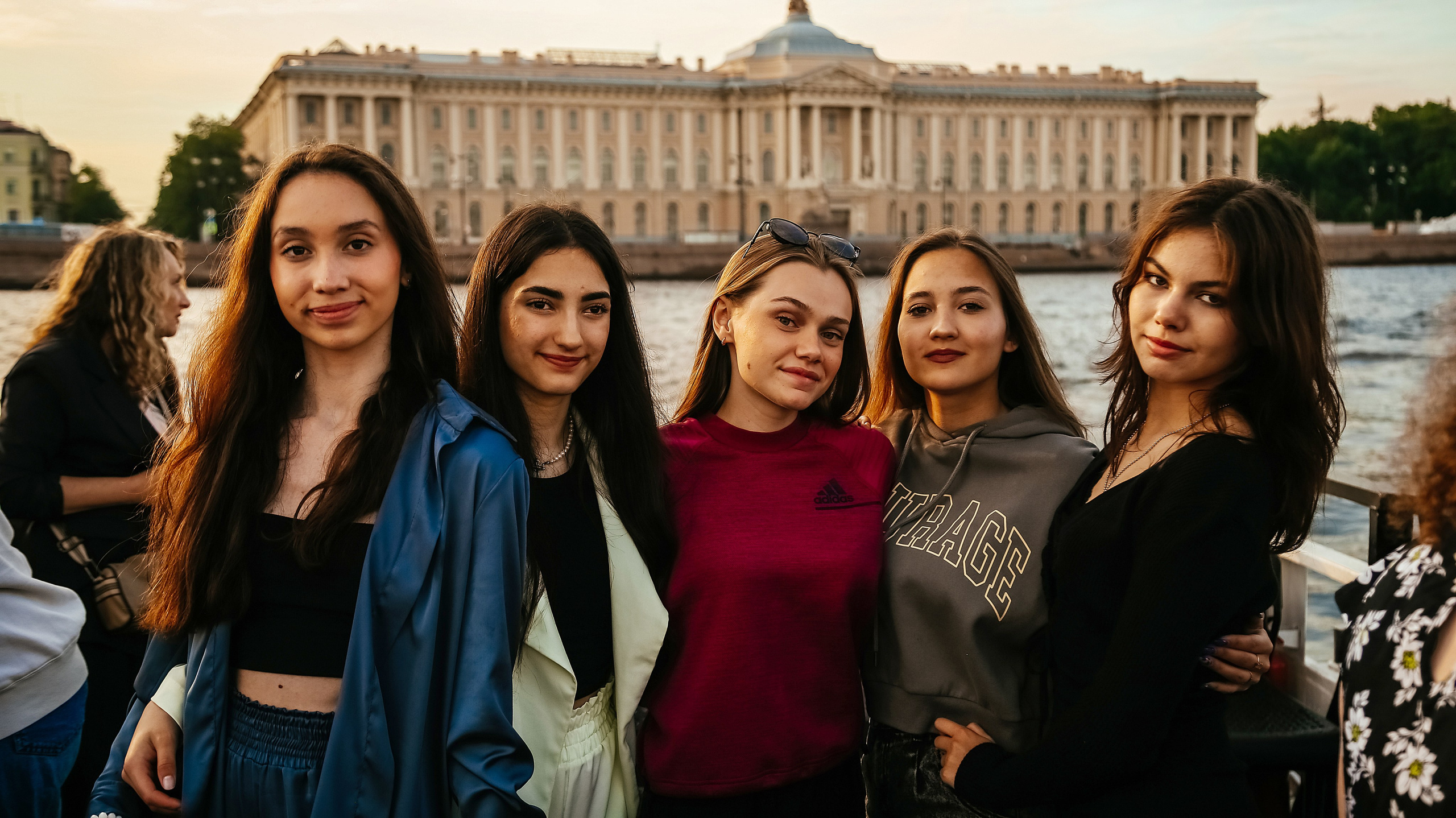 Выпускной на теплоходе, гости из Ульяновска. Семейный фотограф Любовь Саркеева