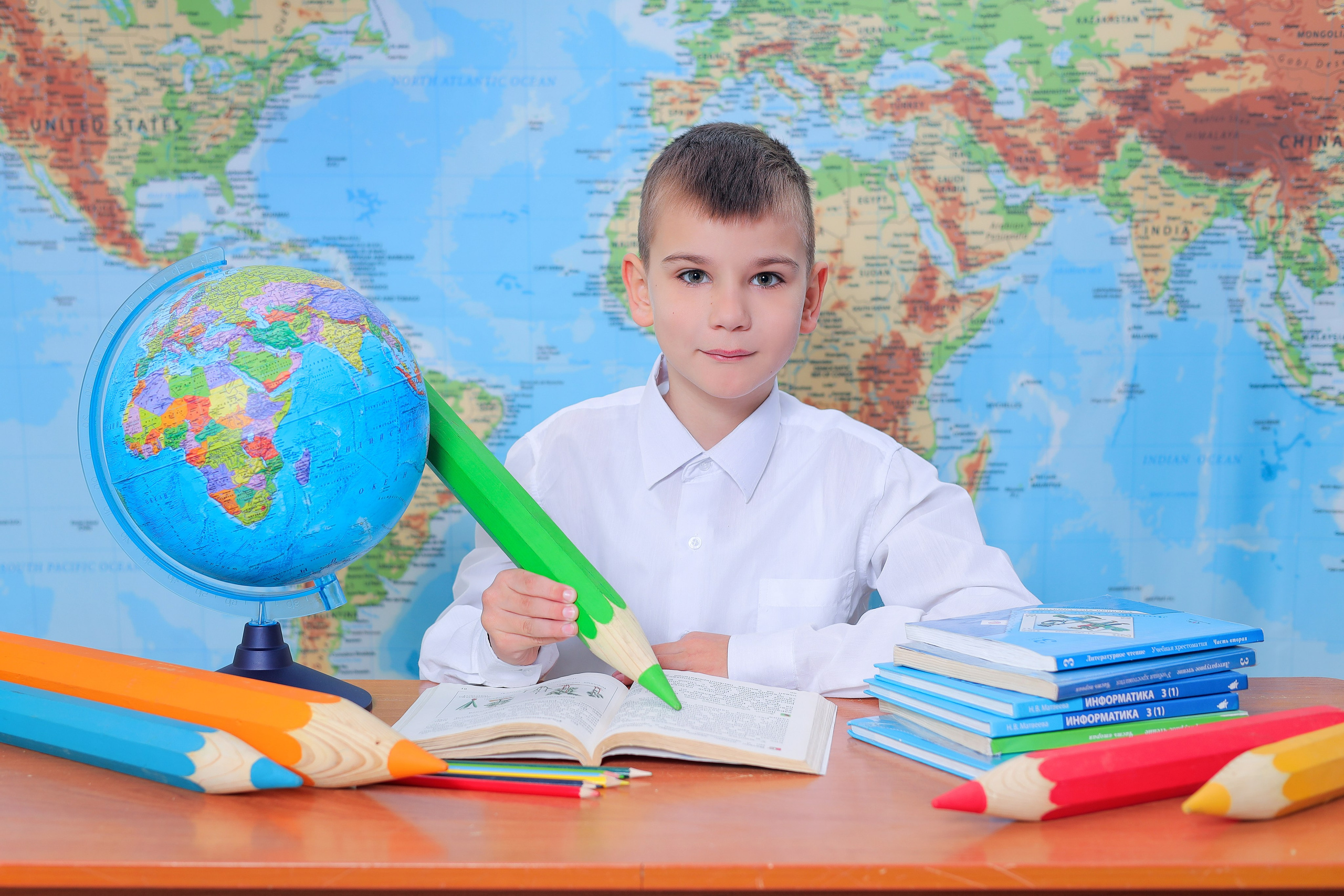 Фон Карта Мира. Фотостудия «Стремянка».Фотосессии в детских садах и школах