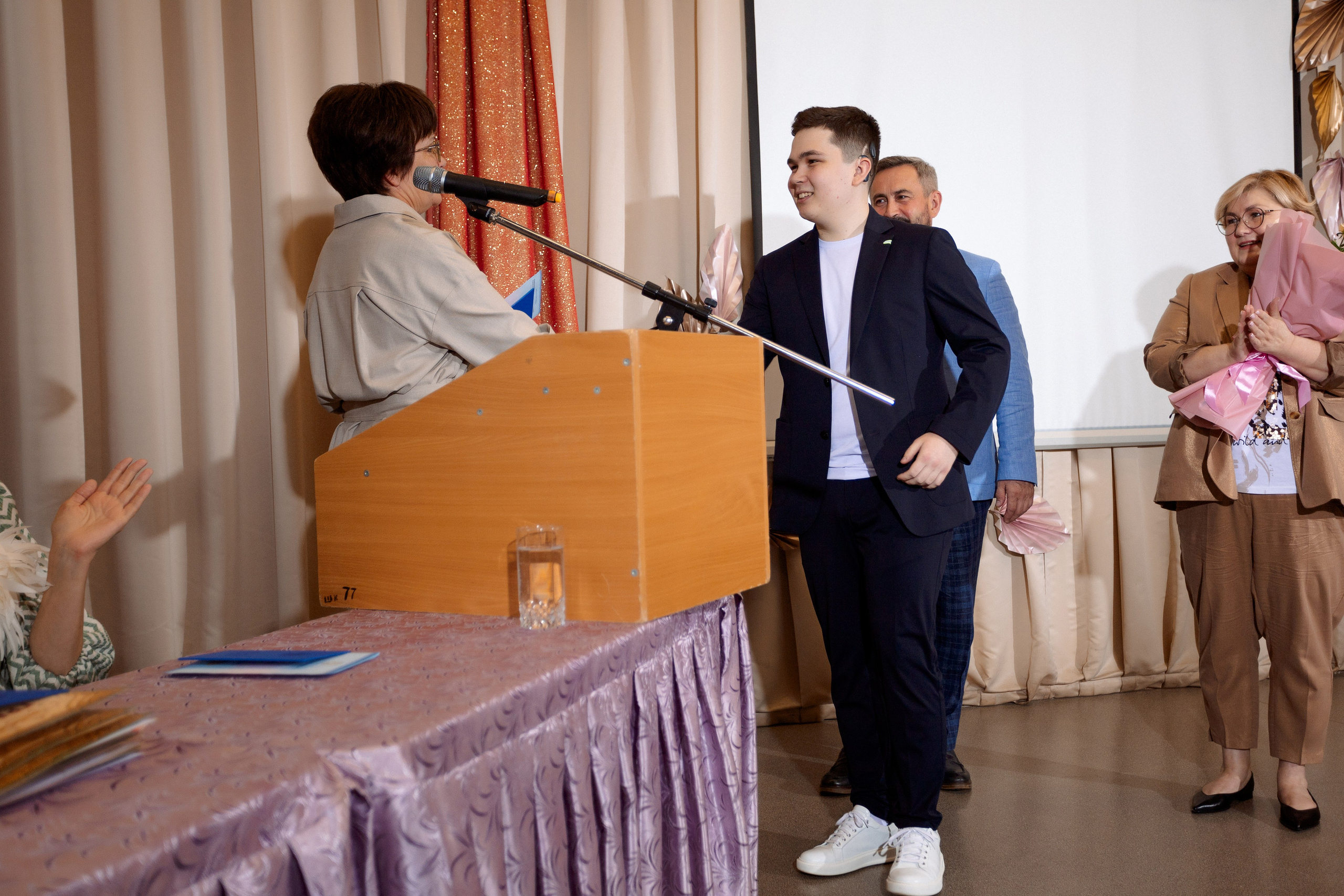 ВРУЧЕНИЕ АТТЕСТАТОВ: Пример. Все фото. Профессиональный фотограф в Ижевске Леша Петров