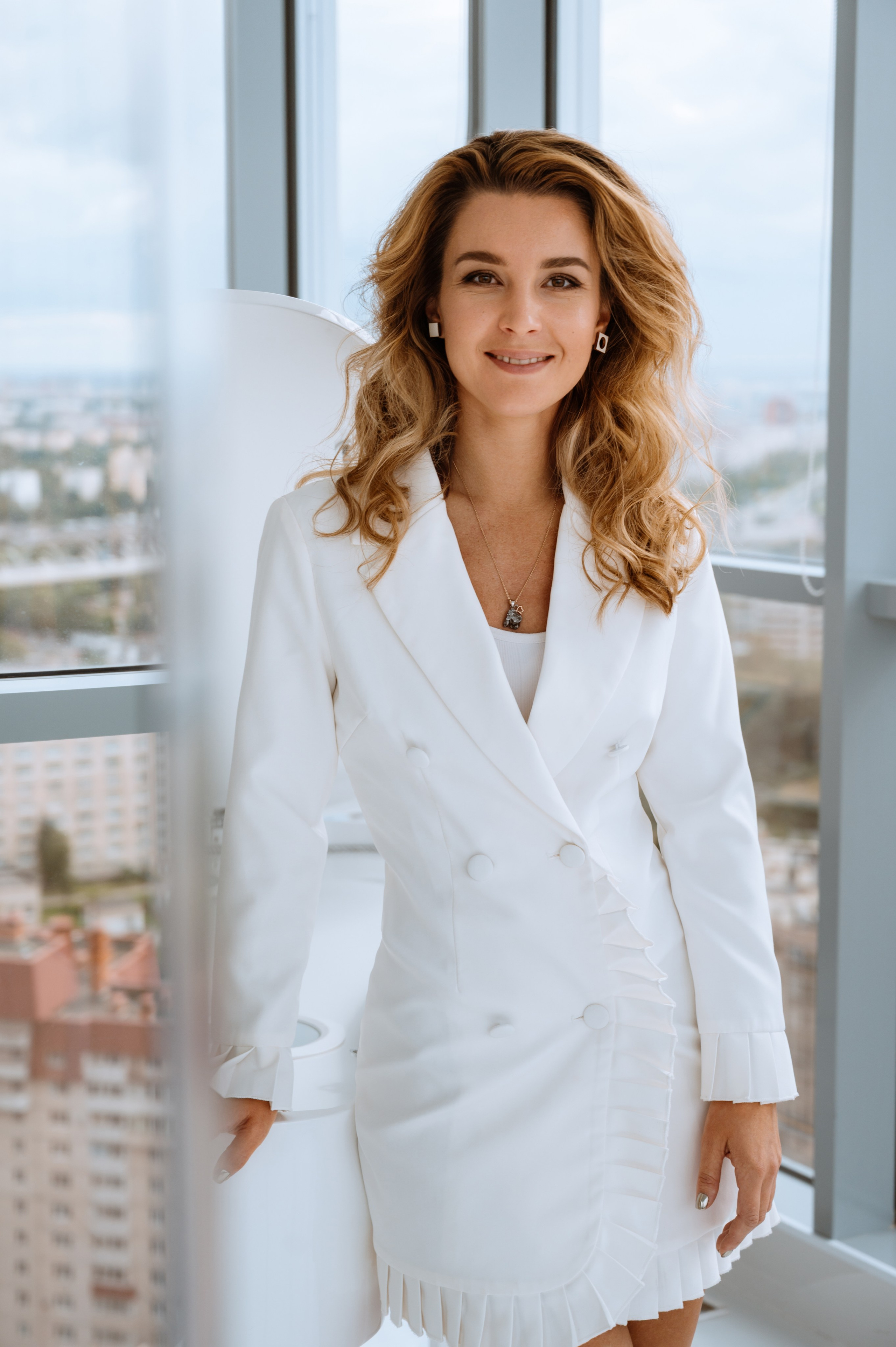 Виктория. Профессиональный фотограф беременности в СПБ. Стильные фотосессии беременности в стиле минимализм и классическая фотография