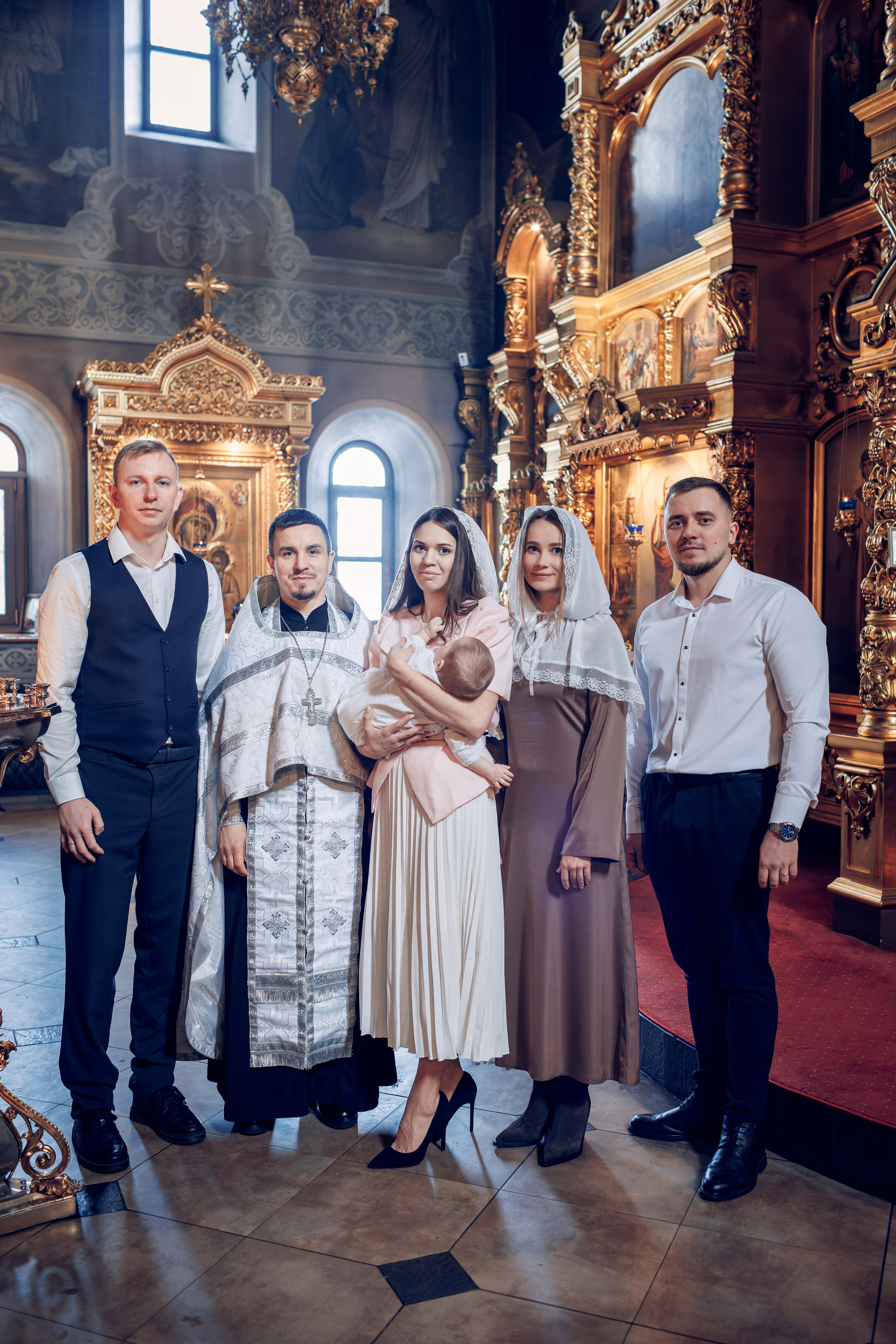 Крещение в Храме Святого Уара Мученика в Вешках. Профессиональный фотограф в Москве и Мо Мария Шантарёва