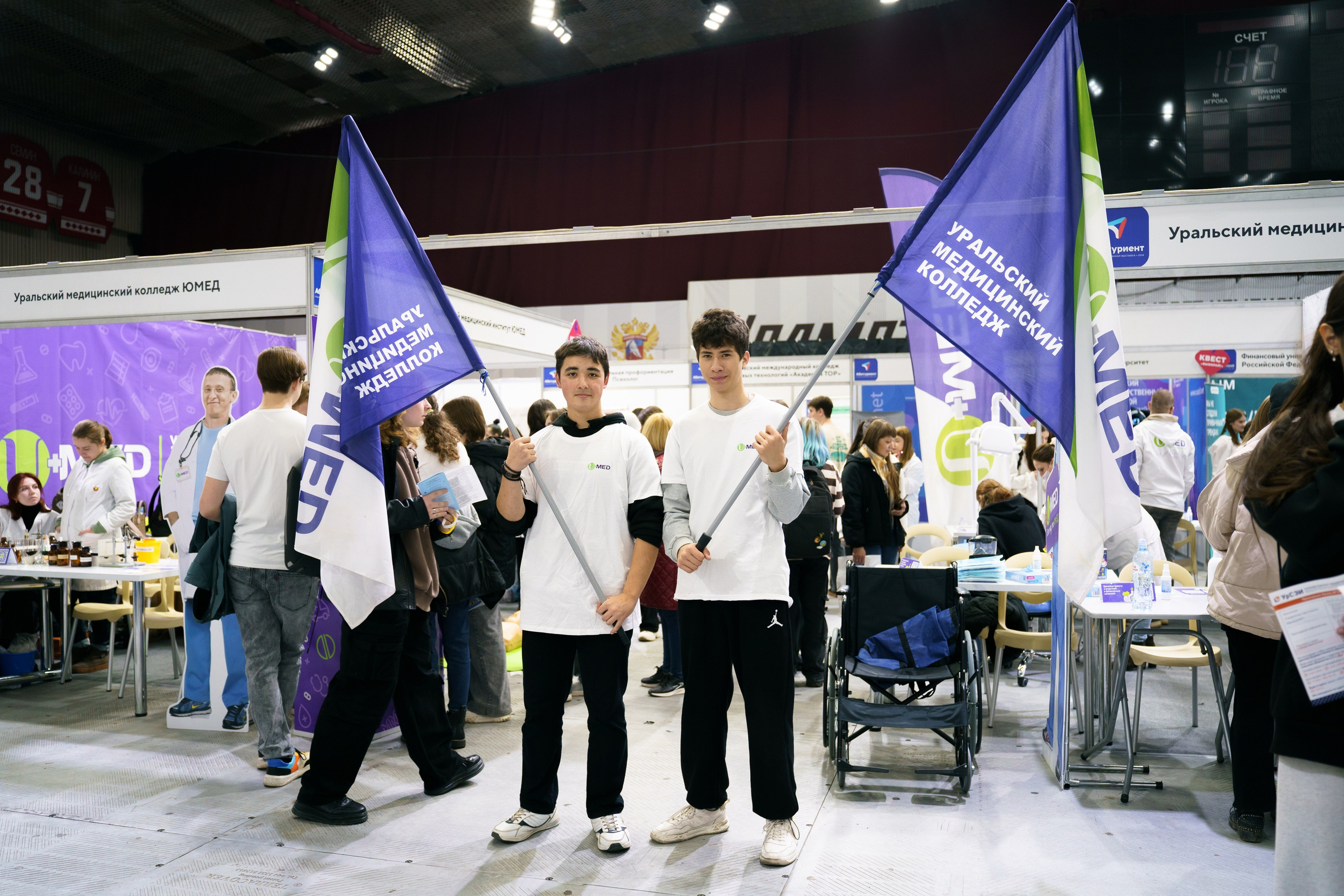 Выставка Абитуриент. Видеограф и Фотограф в Челябинске Ксения и Владимир Рюмины