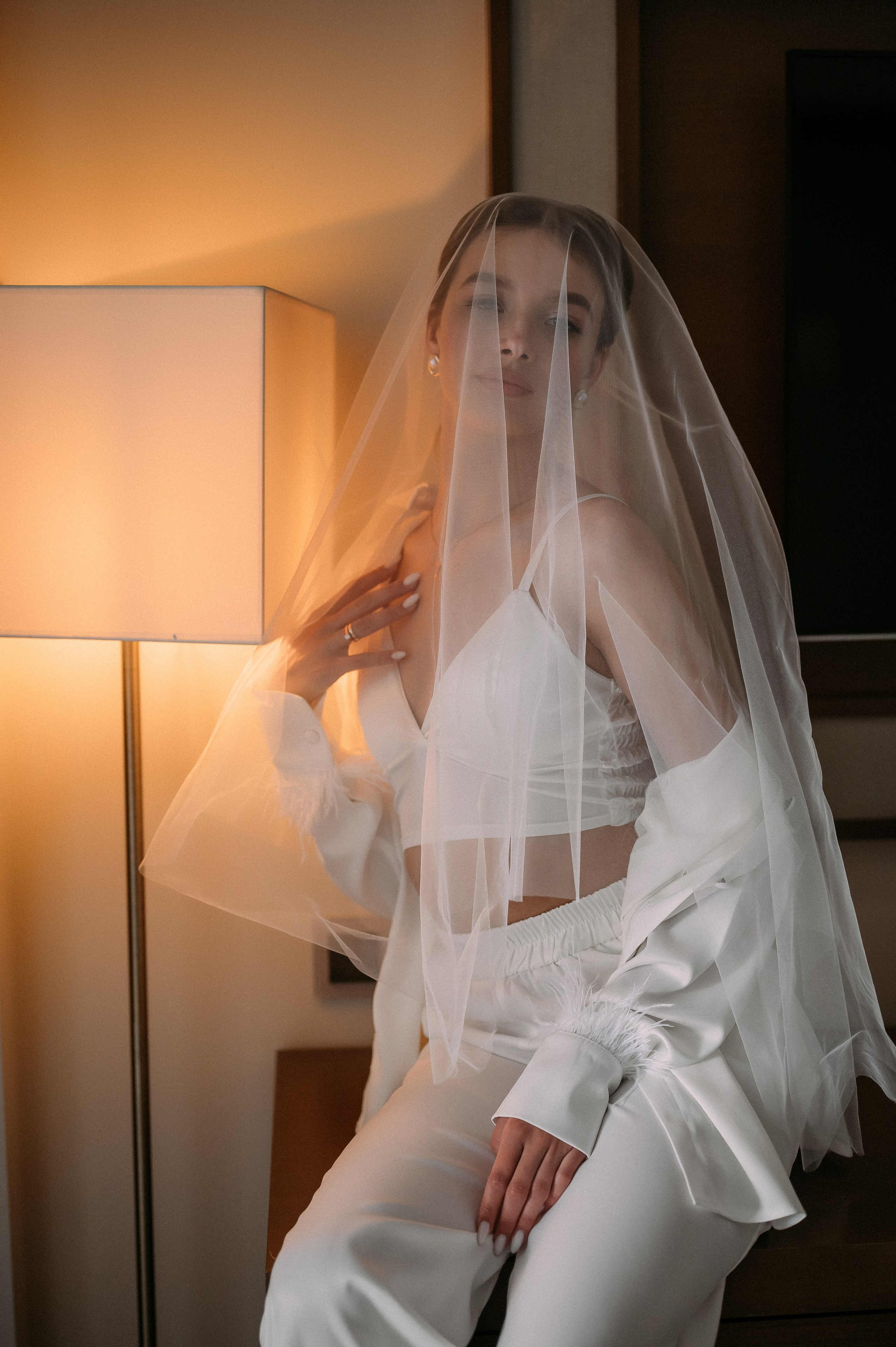 Свадебное утро и прогулка красивой яркой пары. Свадебный и семейный фотограф в Симферополе Дарья Маркова