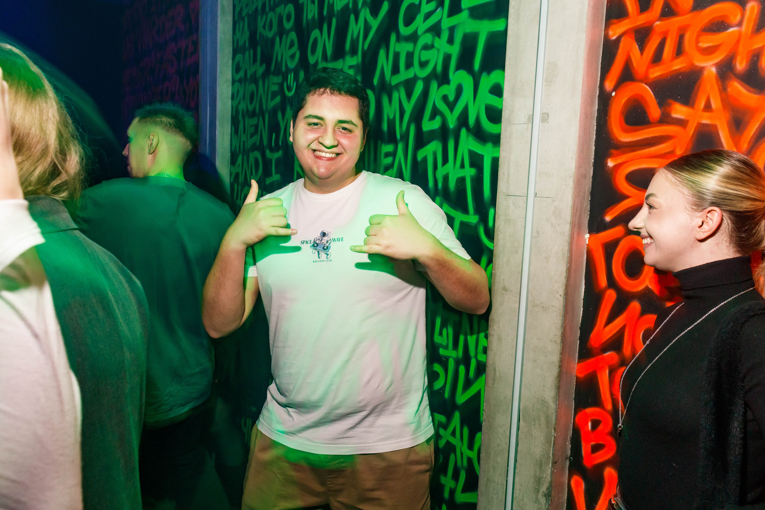 Вечеринка в баре. Фотограф в Москве Дмитрий Емельянов