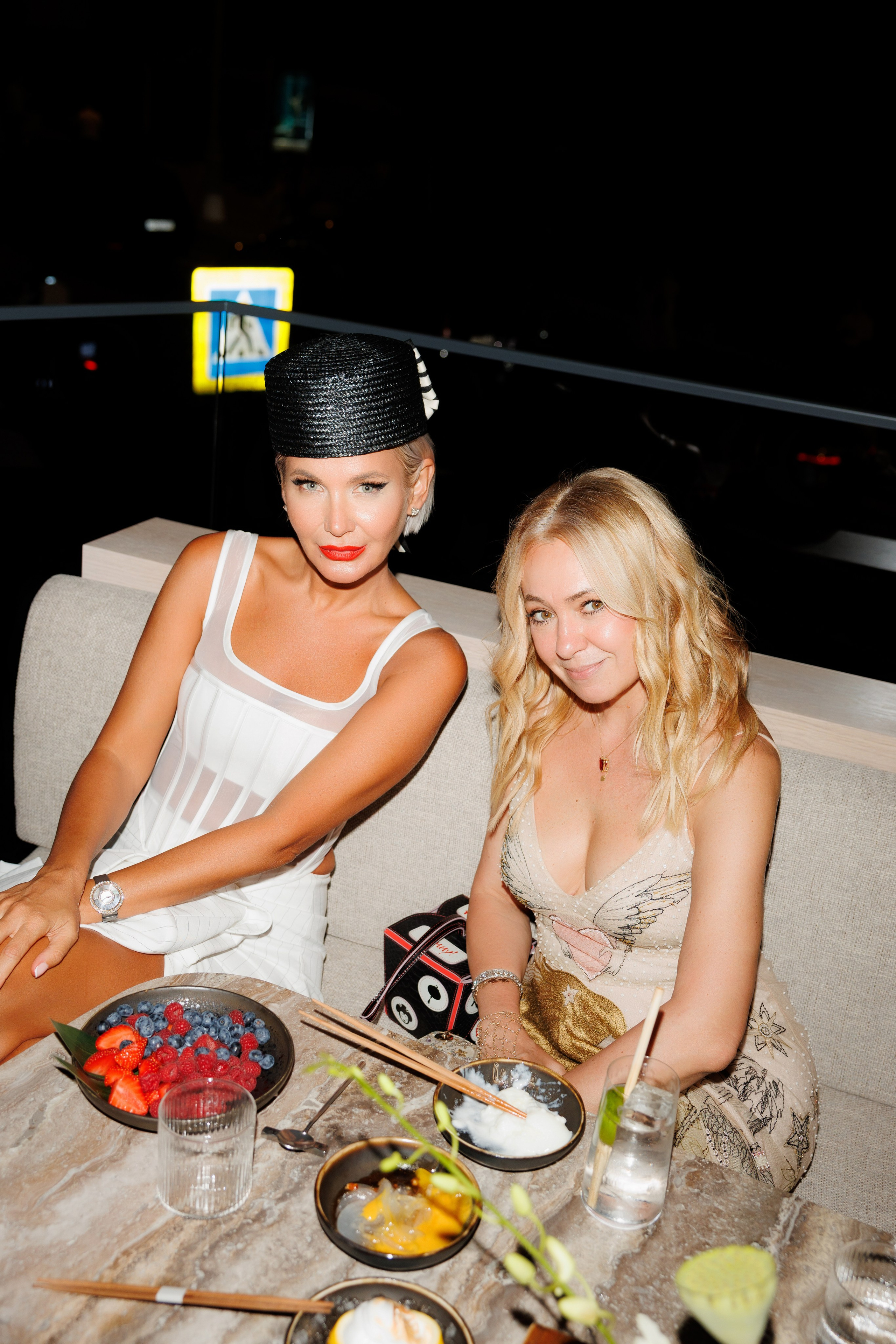 IKURA terrace opening. «Птичка на проводе»: информационный портал в Москве