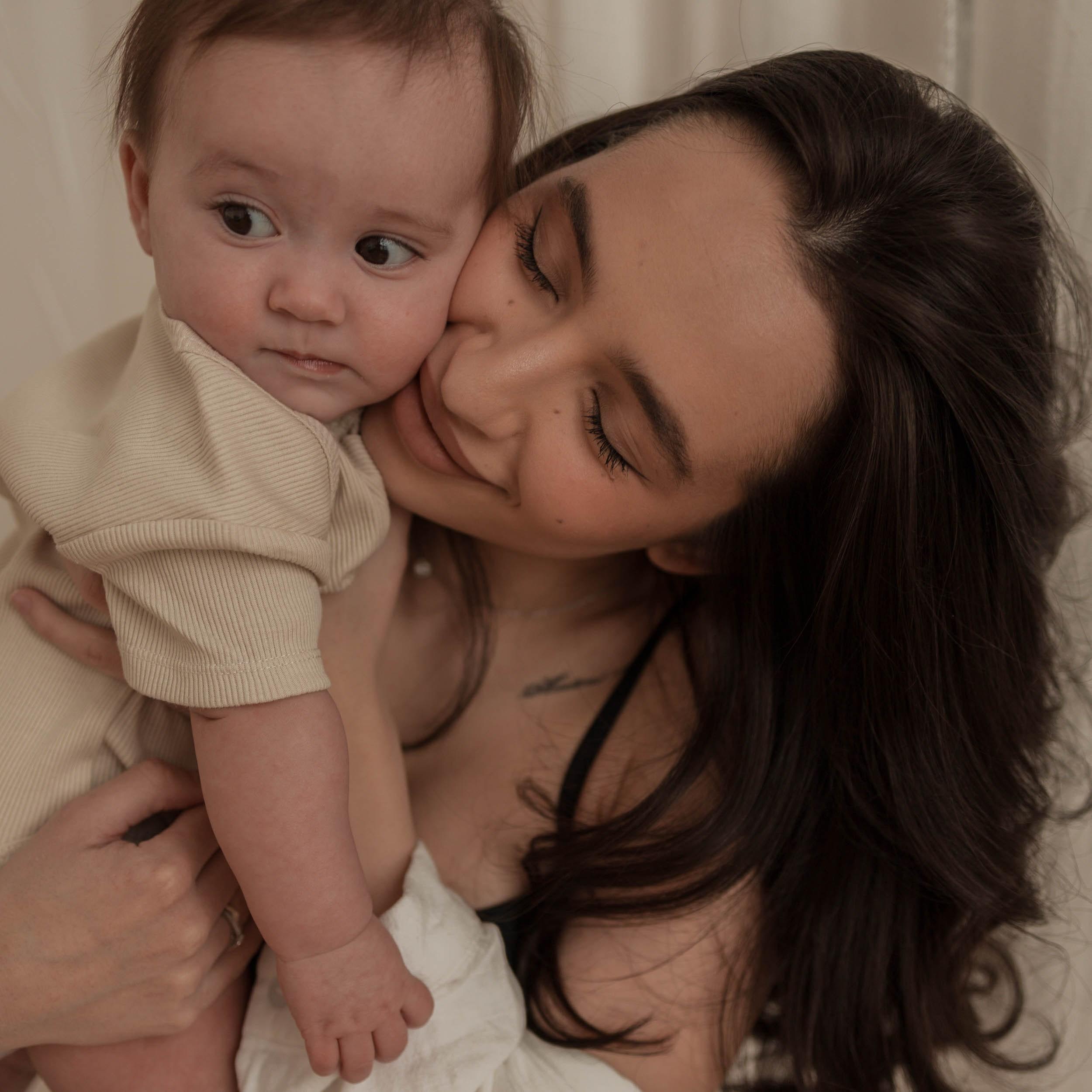 Семейная в студии: Рада и Мира. Эльвира Галимьянова — семейный фотограф Екатеринбурга