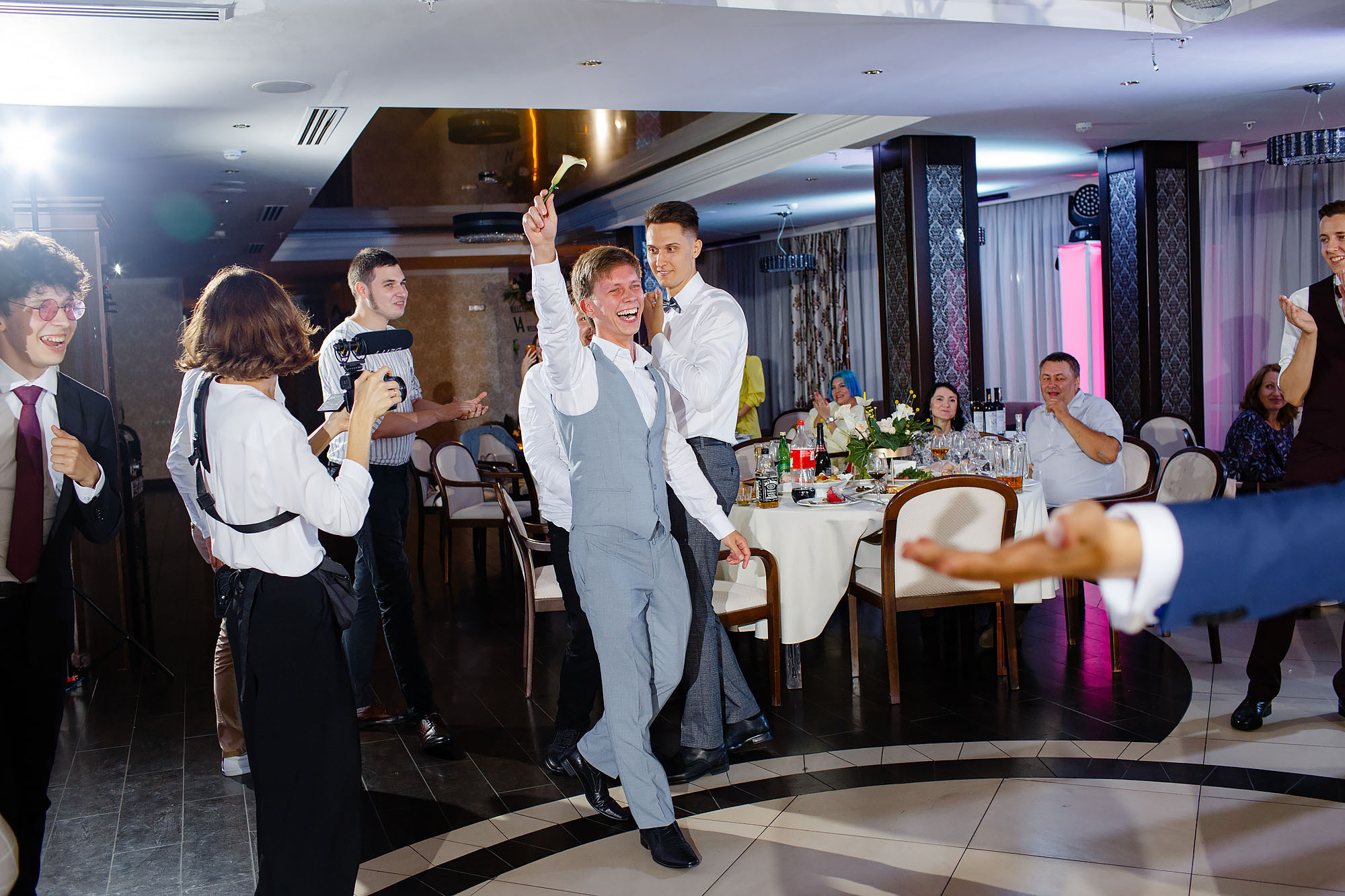 Фонтан чувств и эмоций. Свадебный фотограф Краснодар, Сочи, Геленджик, Анапа, Ростов