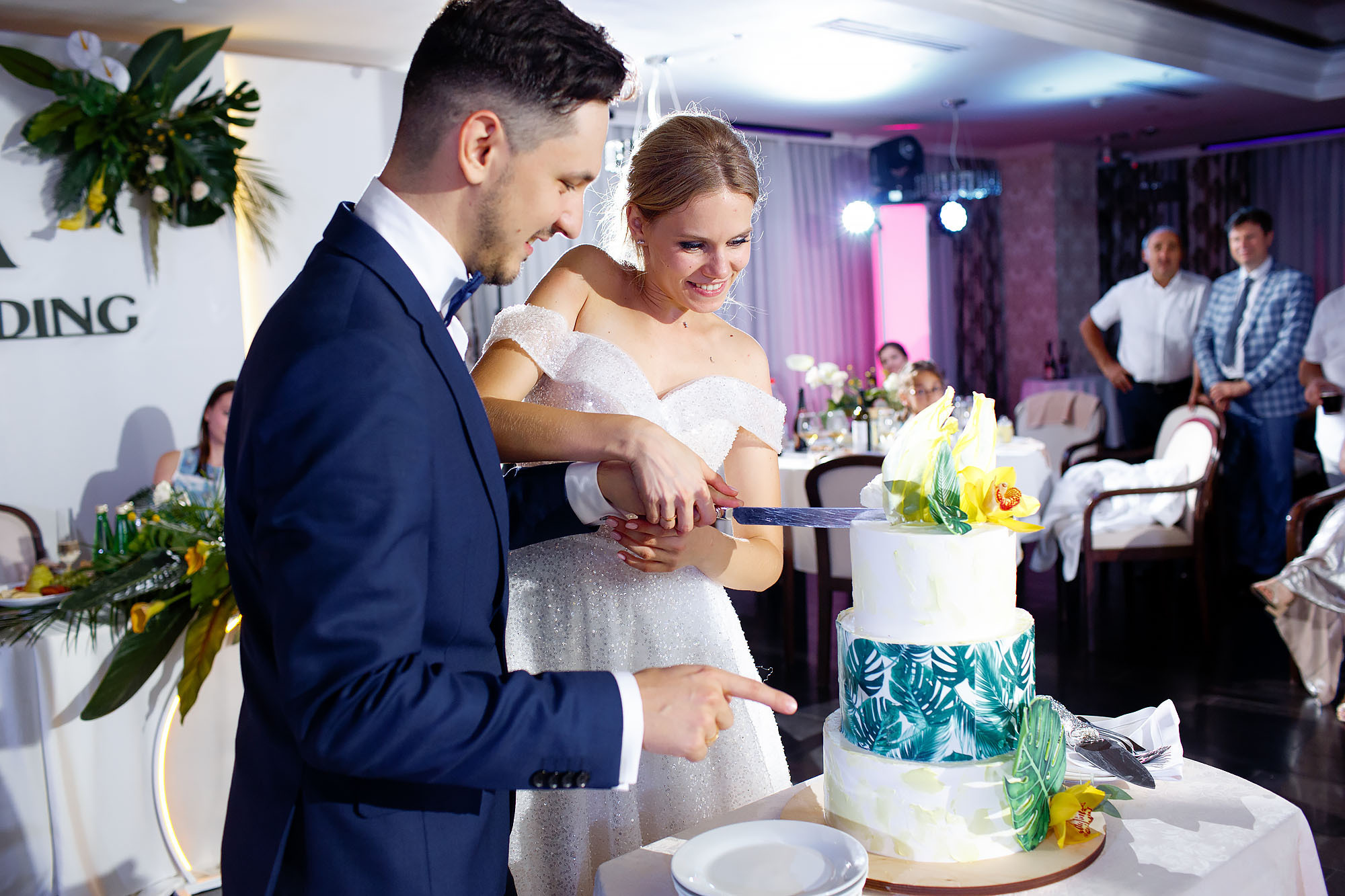 Фонтан чувств и эмоций. Свадебный фотограф Краснодар, Сочи, Геленджик, Анапа, Ростов