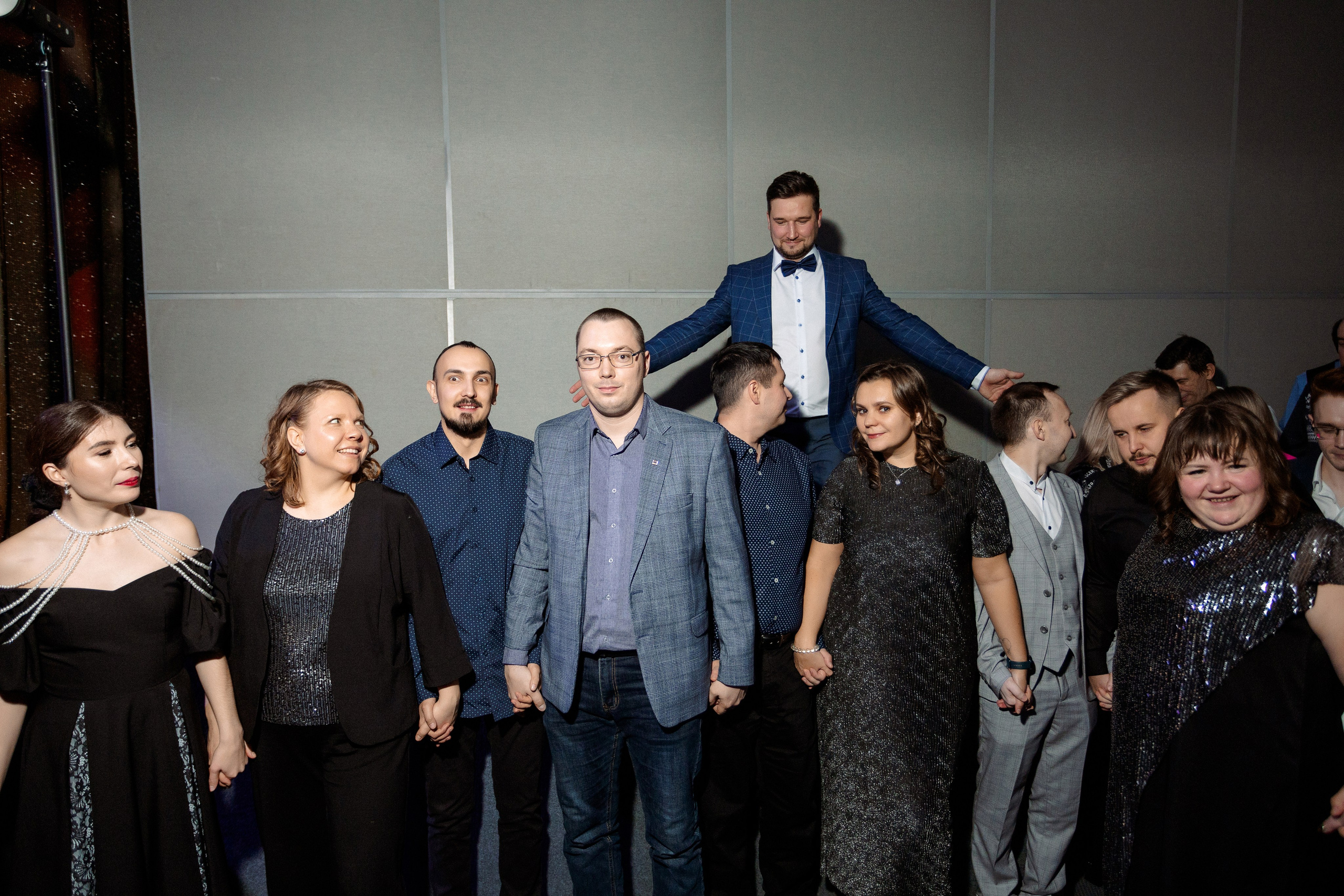 РЕПОРТАЖ: НОВЫЙ ГОД В ДК МЕТАЛЛУРГ. Профессиональный фотограф в Ижевске Леша Петров