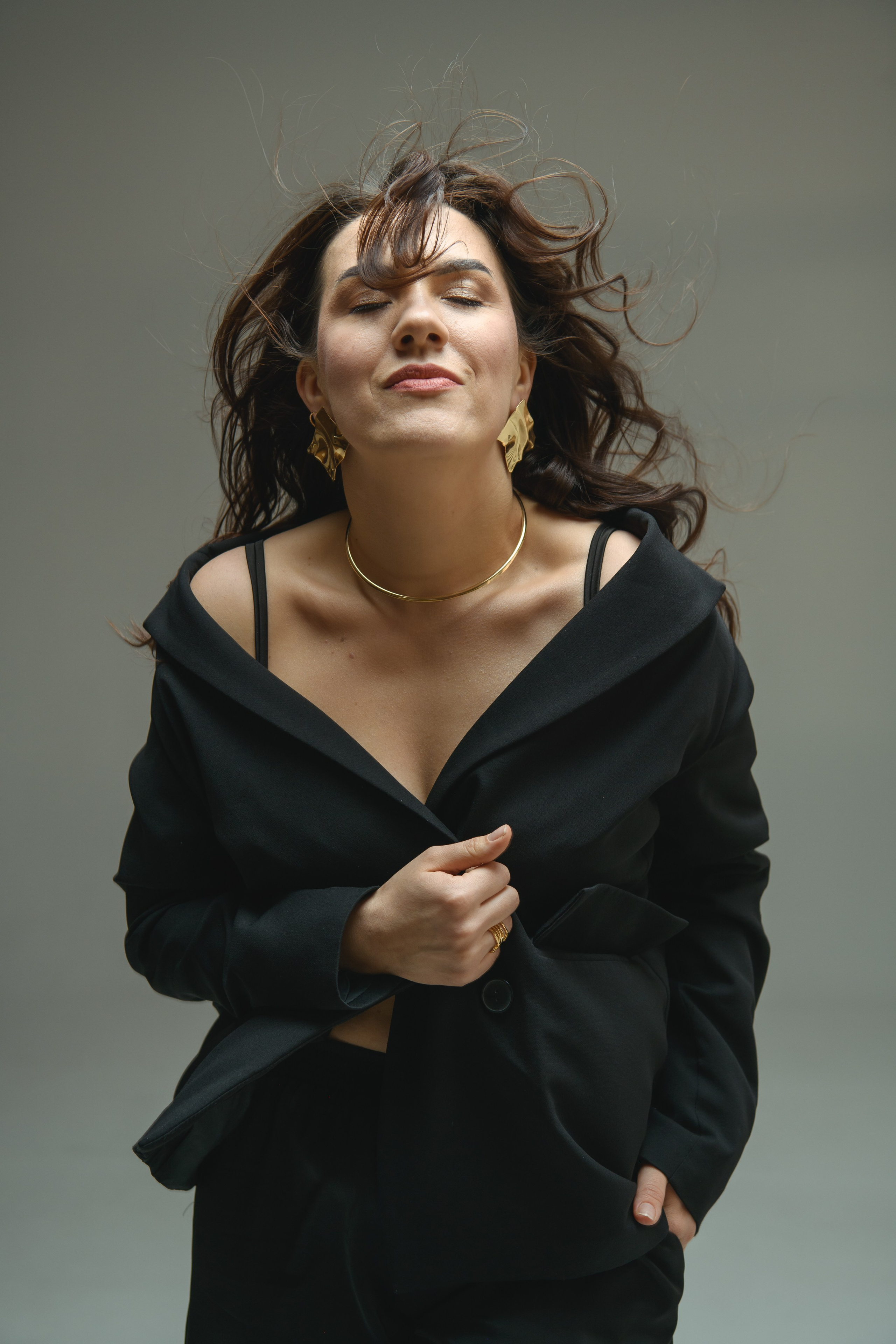 …Без слов — фотосессия для нее. Фотохудожник Нина Жихарева