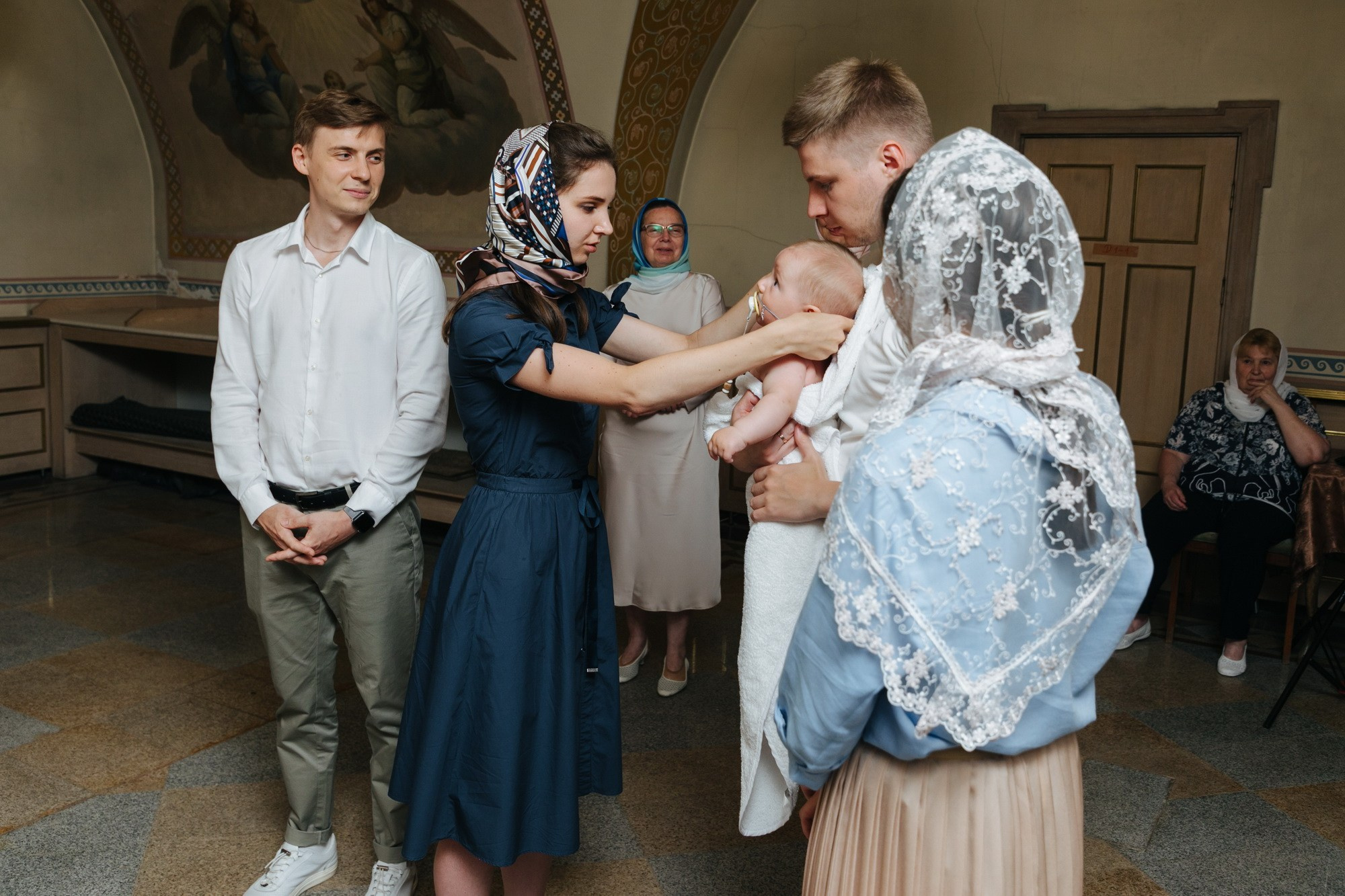 Крещение Троицкий собор Александро Невской лавры. Фотограф на крещение в Санкт Петербурге