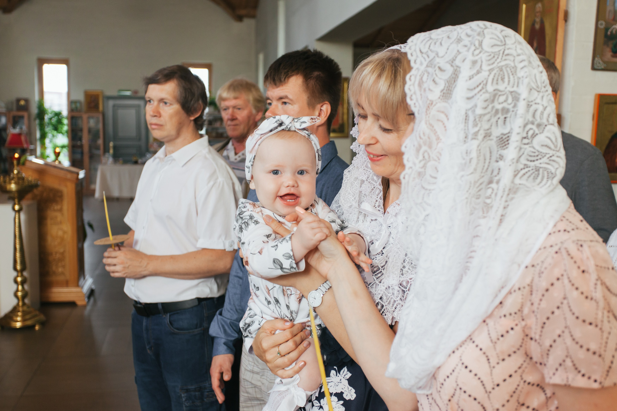 Крещение храм Сошествия святого Духа, г. Колпино. Фотограф на крещение в Санкт Петербурге