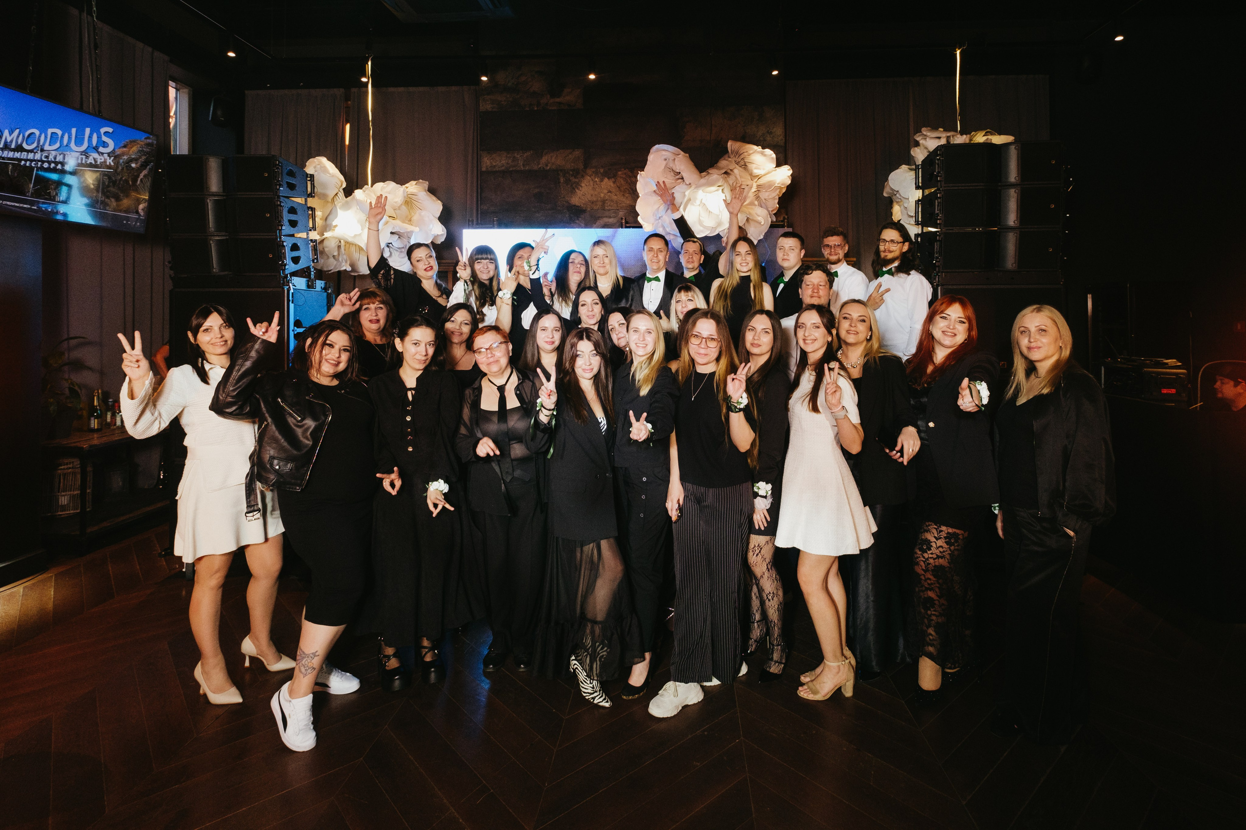 Корпоратив в Сириусу (Адлер) 10 лет компании. Свадебный фотограф Денис Ожигин в Краснодаре и крае. Эмоциональная и стильная съемка вашего дня