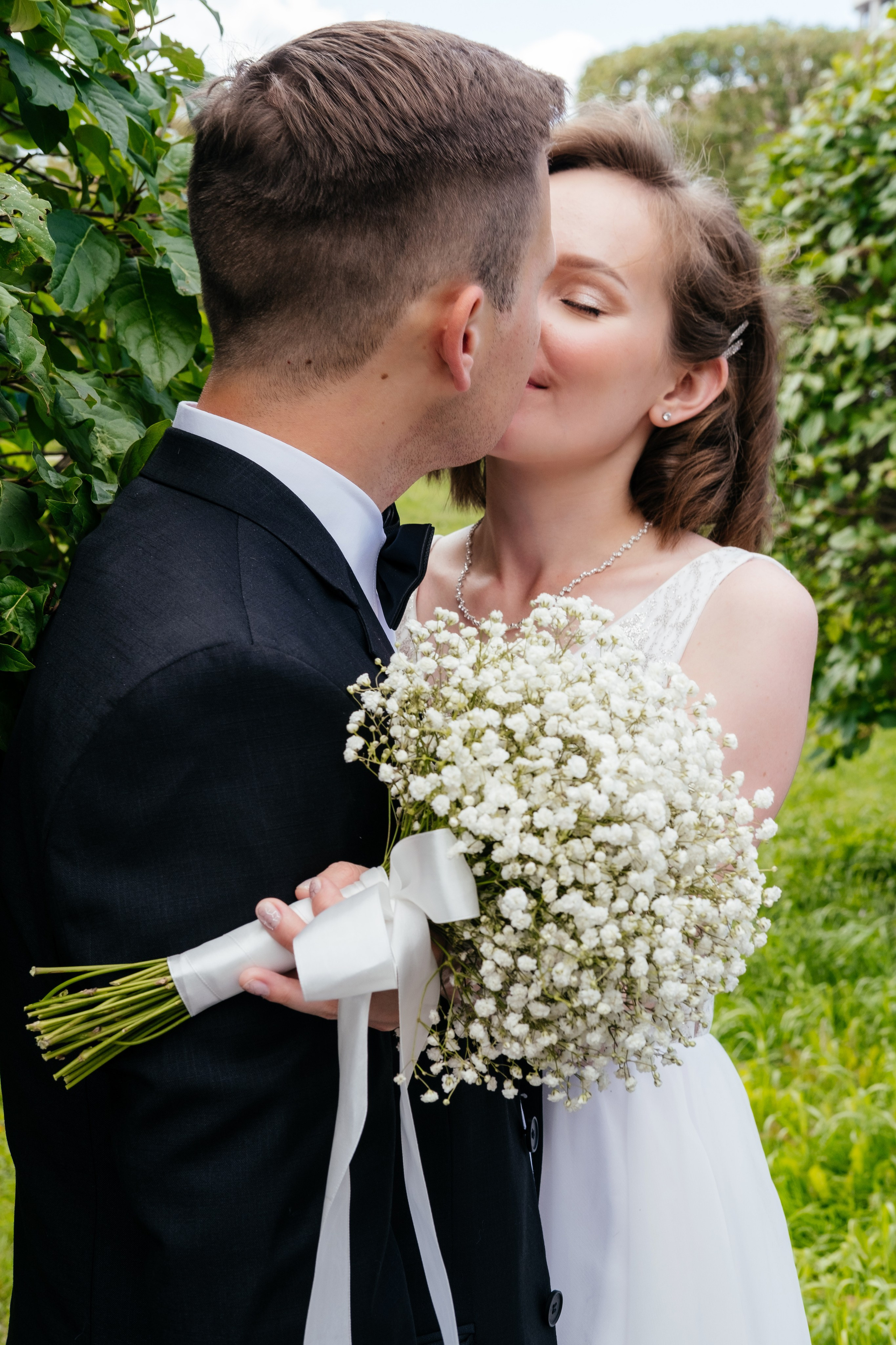 Свадебная фотосессия на уличной локации в Екатеринбурге и Москве. Свадебный фотограф — заказ профессиональной фотосесии, все виды фотосъемки. Свадебный фотограф в Екатеринбурге — заказ профессиональной фотосесии, все виды фотосъемки
